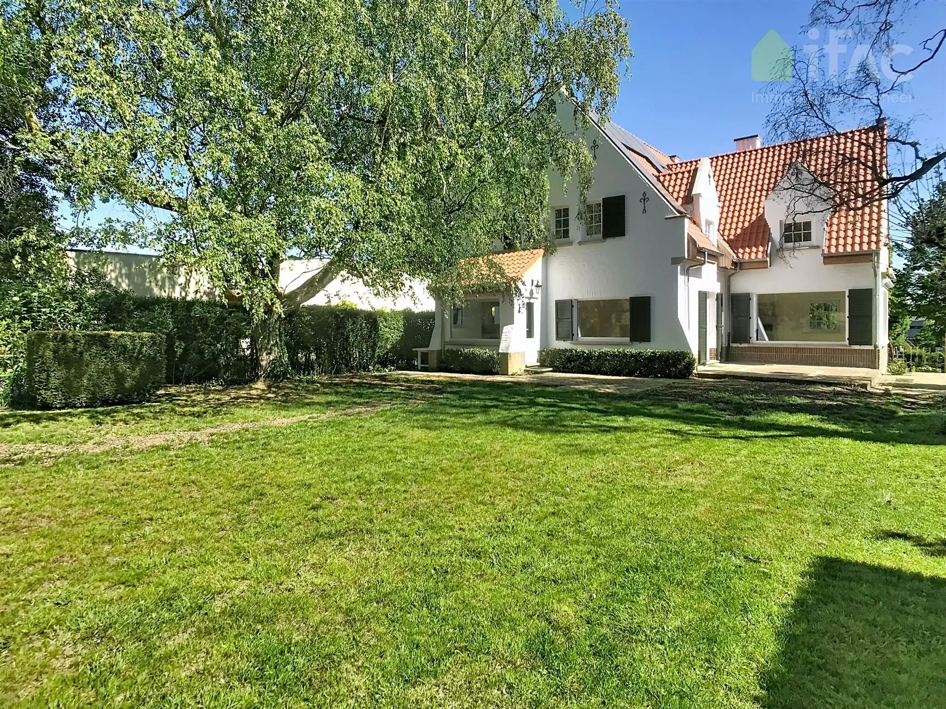 Villa op toplocatie met prachtige tuin foto 8