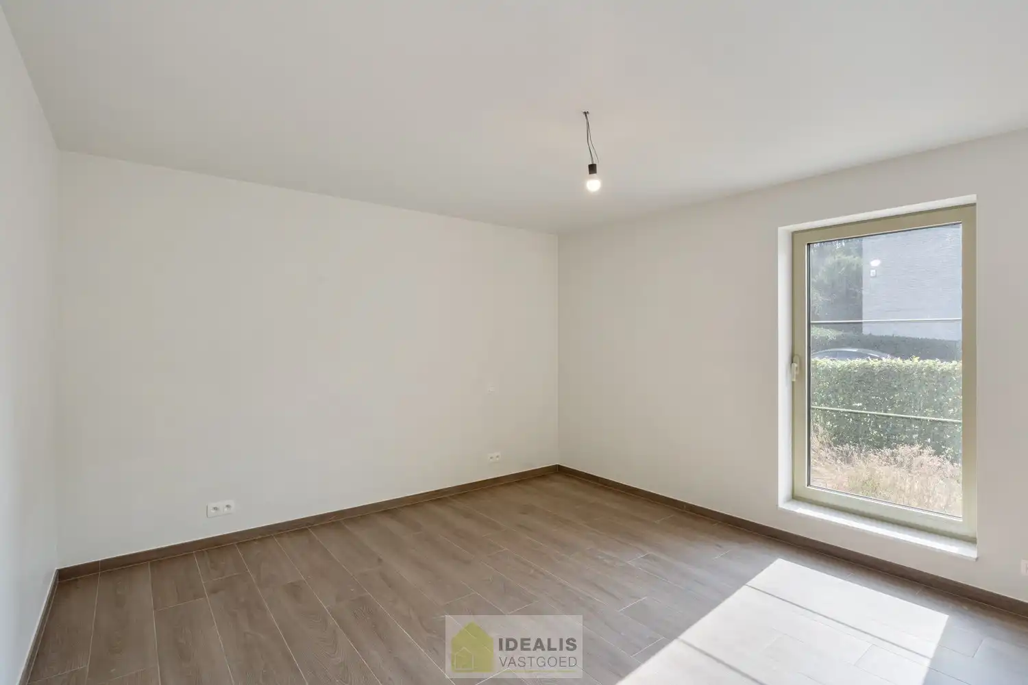 Schitterend volledig vernieuwde woning met 3 ruime slaapkamers foto 35