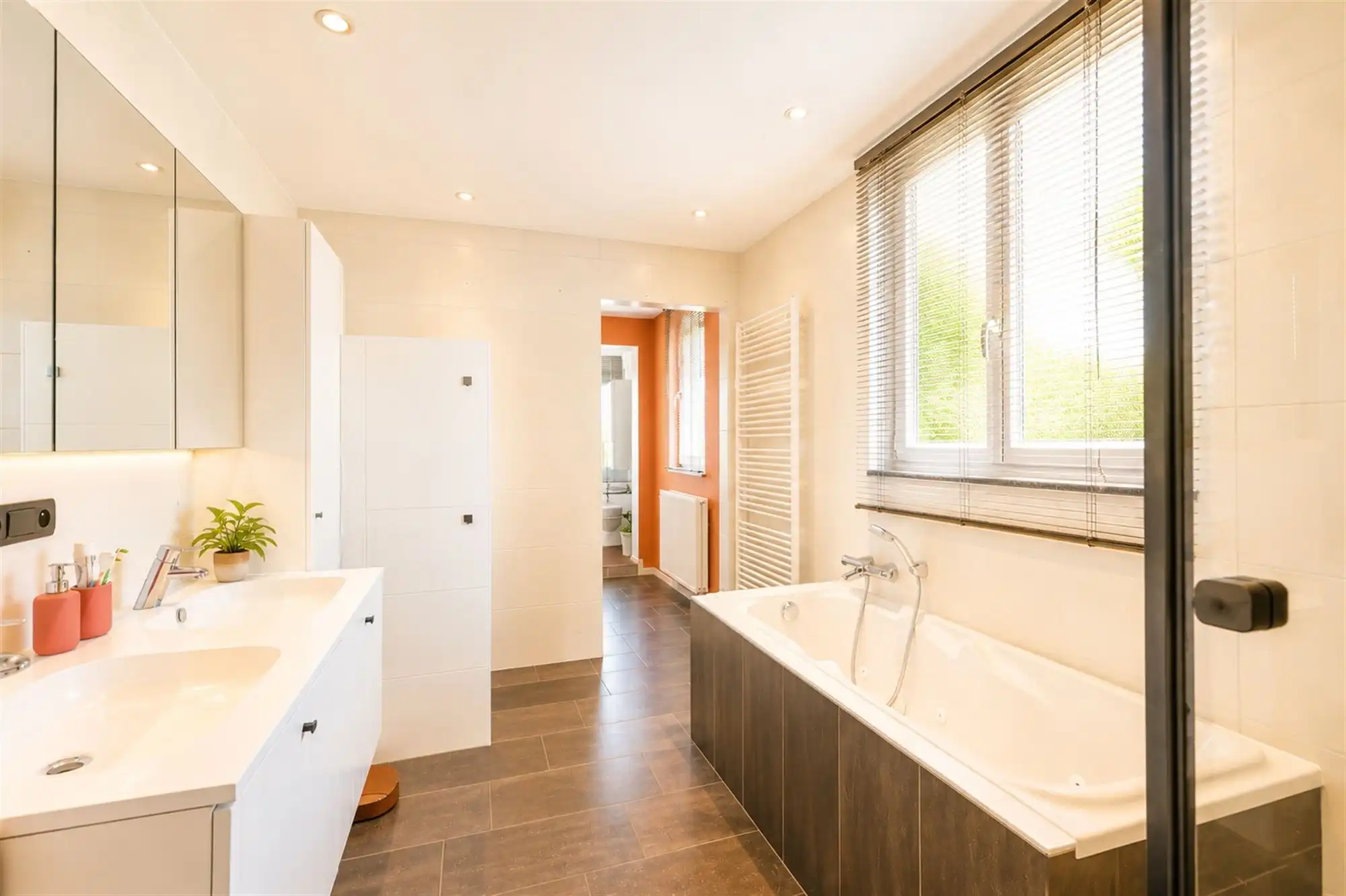 Prachtige karakterwoning met zonnige tuin in Wilrijk  foto 10