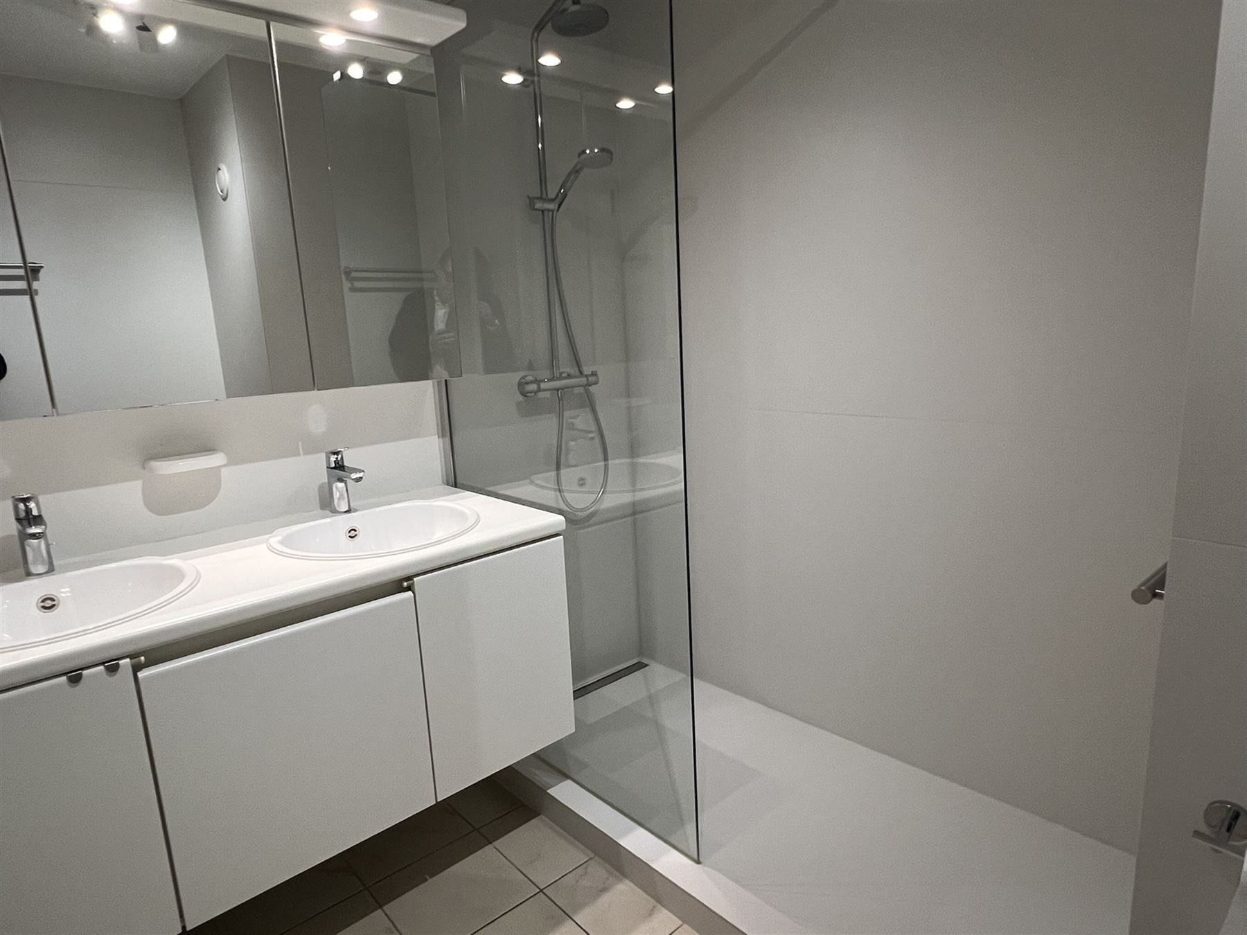 Ruim en stijlvol appartement op toplocatie foto 4