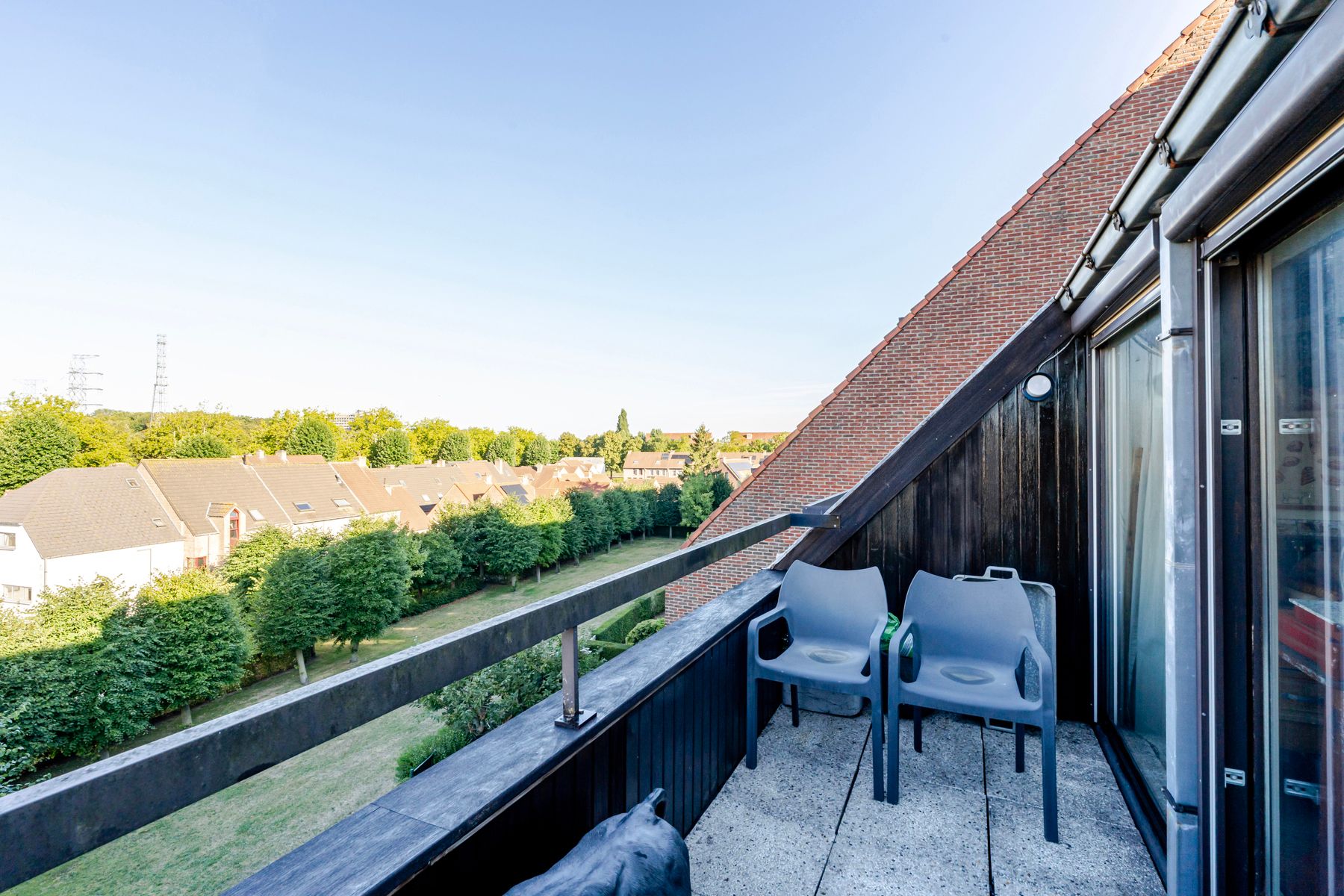 Duplex met ruim terras & EPC B aan de rustige stadsrand foto 6