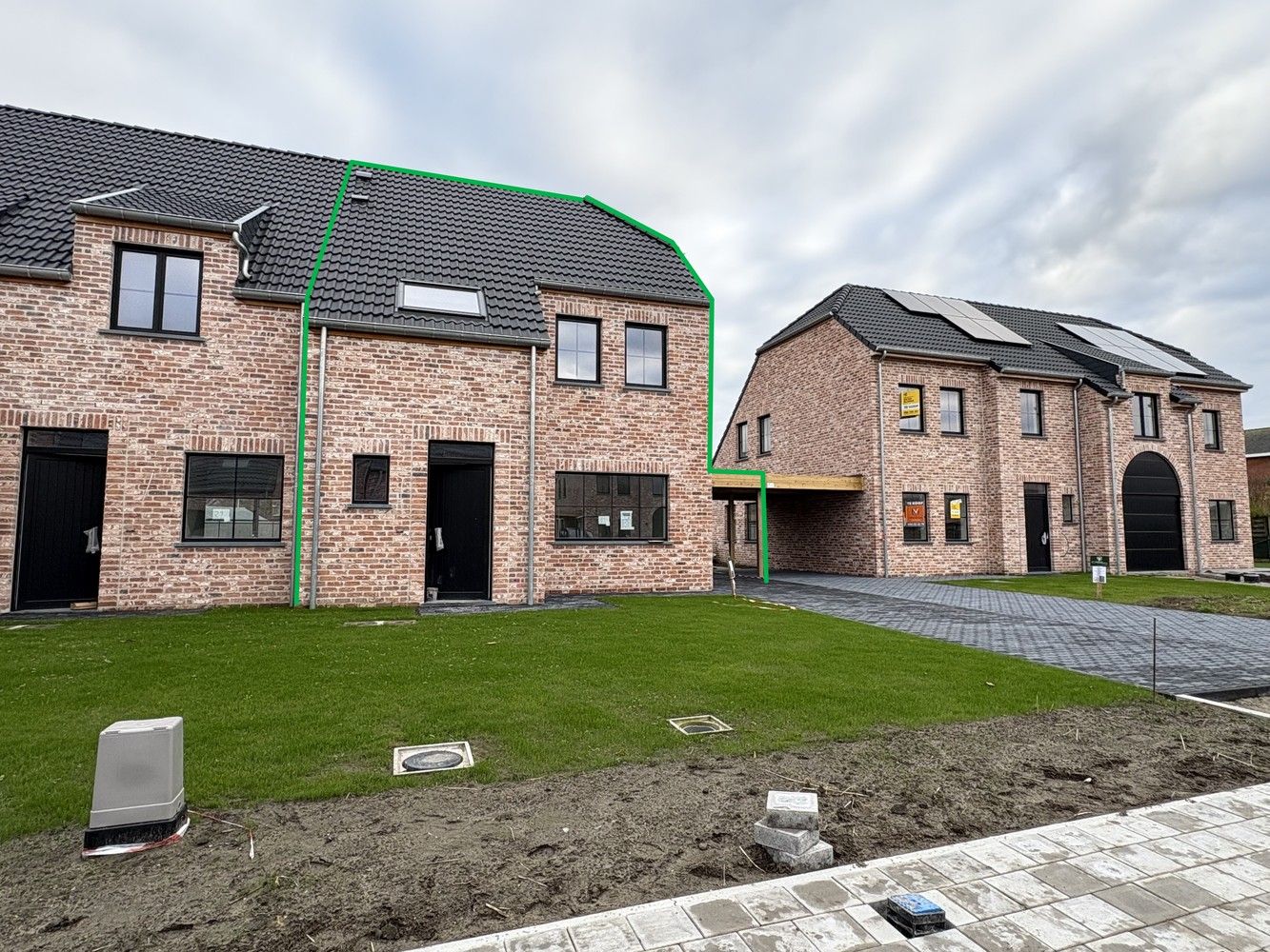 Nieuwbouwwoning met drie slaapkamers + carport foto 15