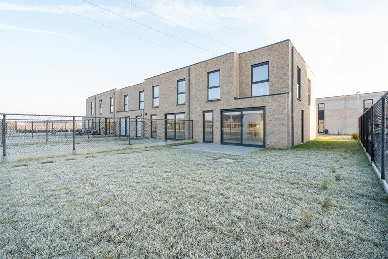 Instapklare nieuwbouwwoning met zonnige tuin te Roeselare foto 4