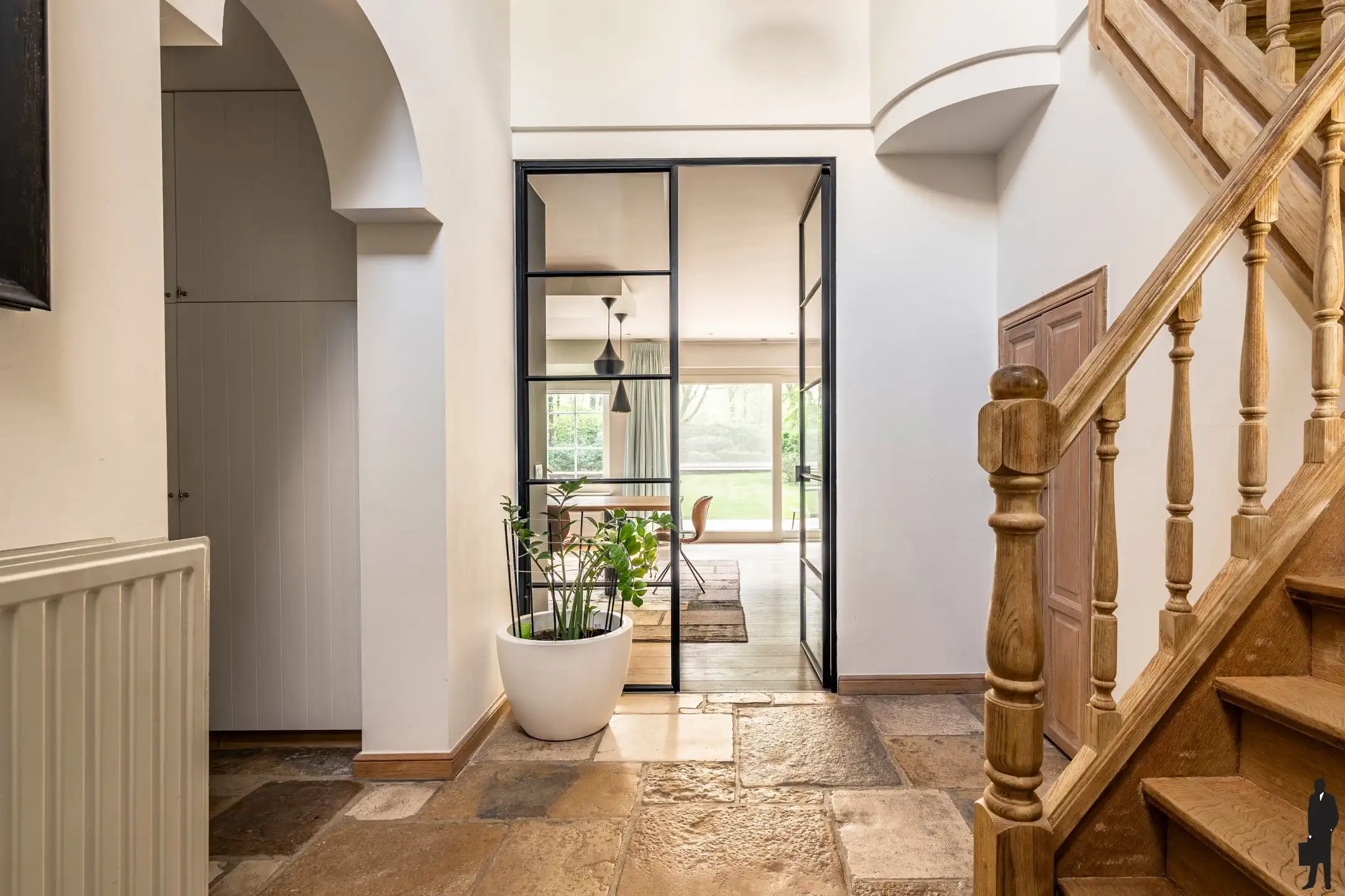 Exclusieve villa met zwembad in doodlopende straat foto 4