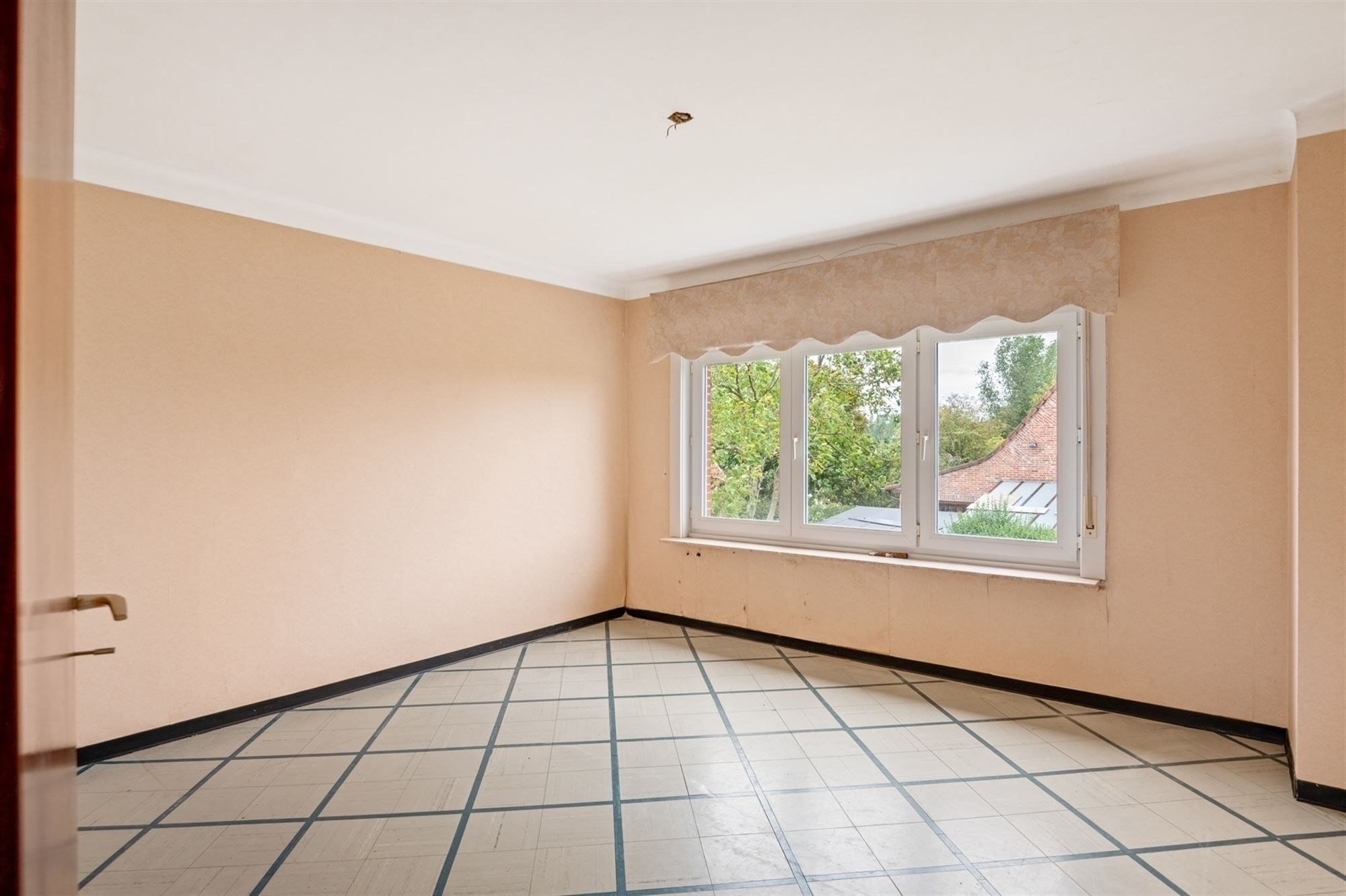 Te renoveren woning met 5 slpks te Koningshooikt foto 13