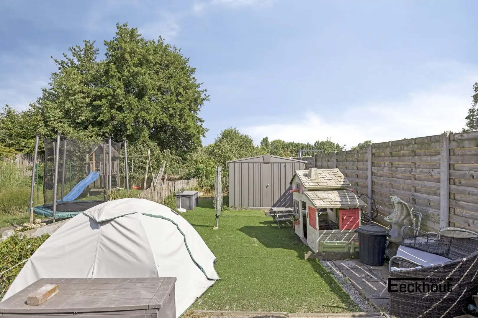 Ruime woning met tuin in rustige, doodlopende straat. foto 11