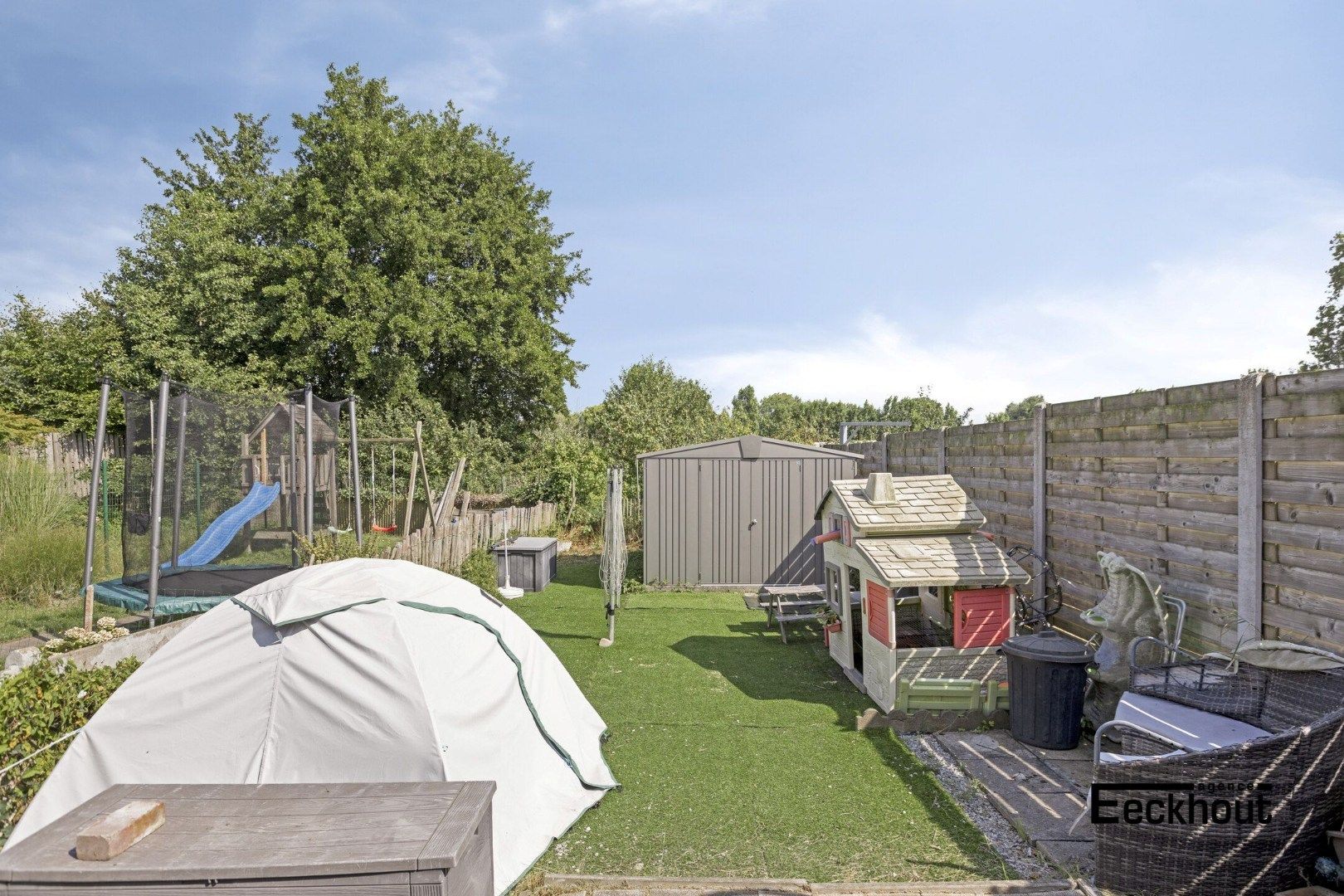 Ruime woning met tuin in rustige, doodlopende straat. foto 11