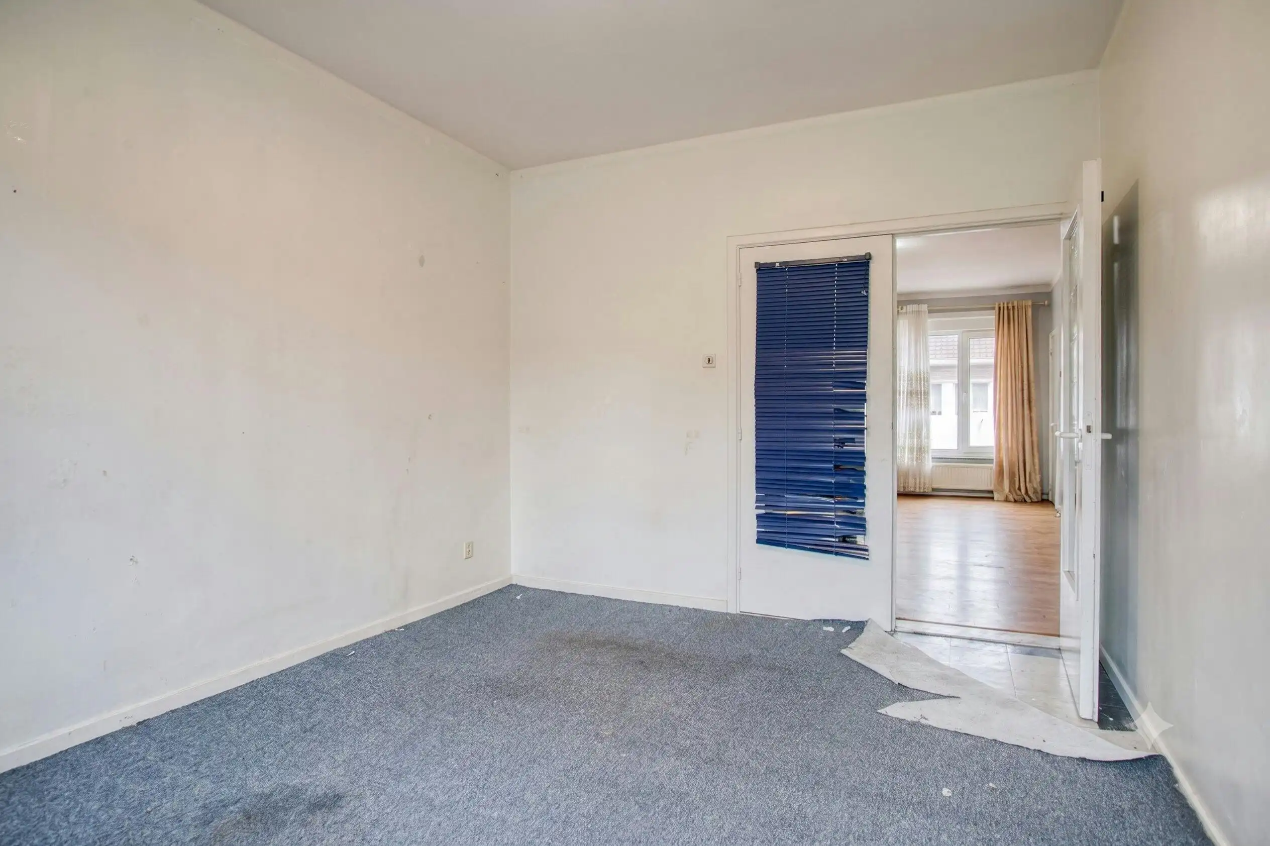 Te renoveren appartement met twee slaapkamers foto 5