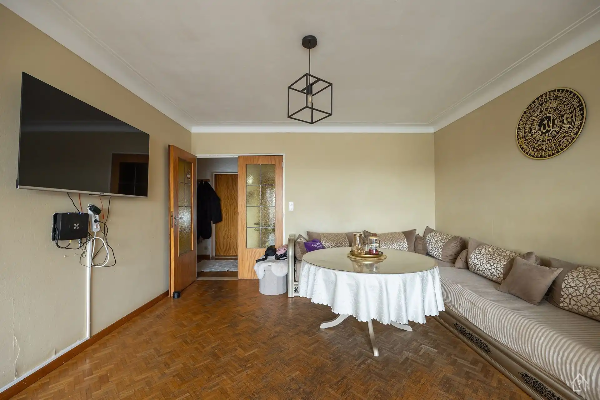 2 slaapkamer appartement met terras foto 8