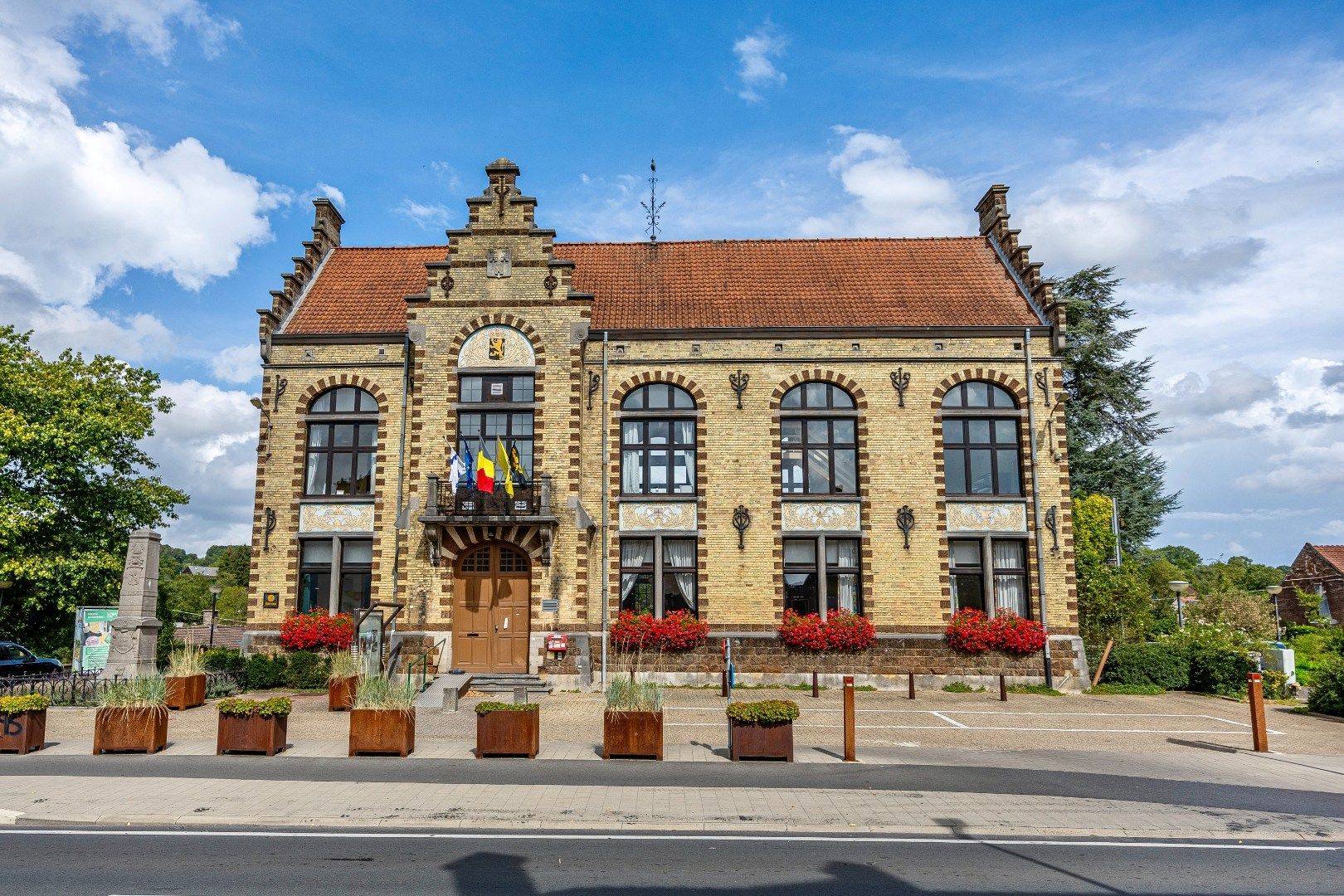 Veelzijdige opbrengsteigendom met café, appartement en topligging in Dworp foto 28