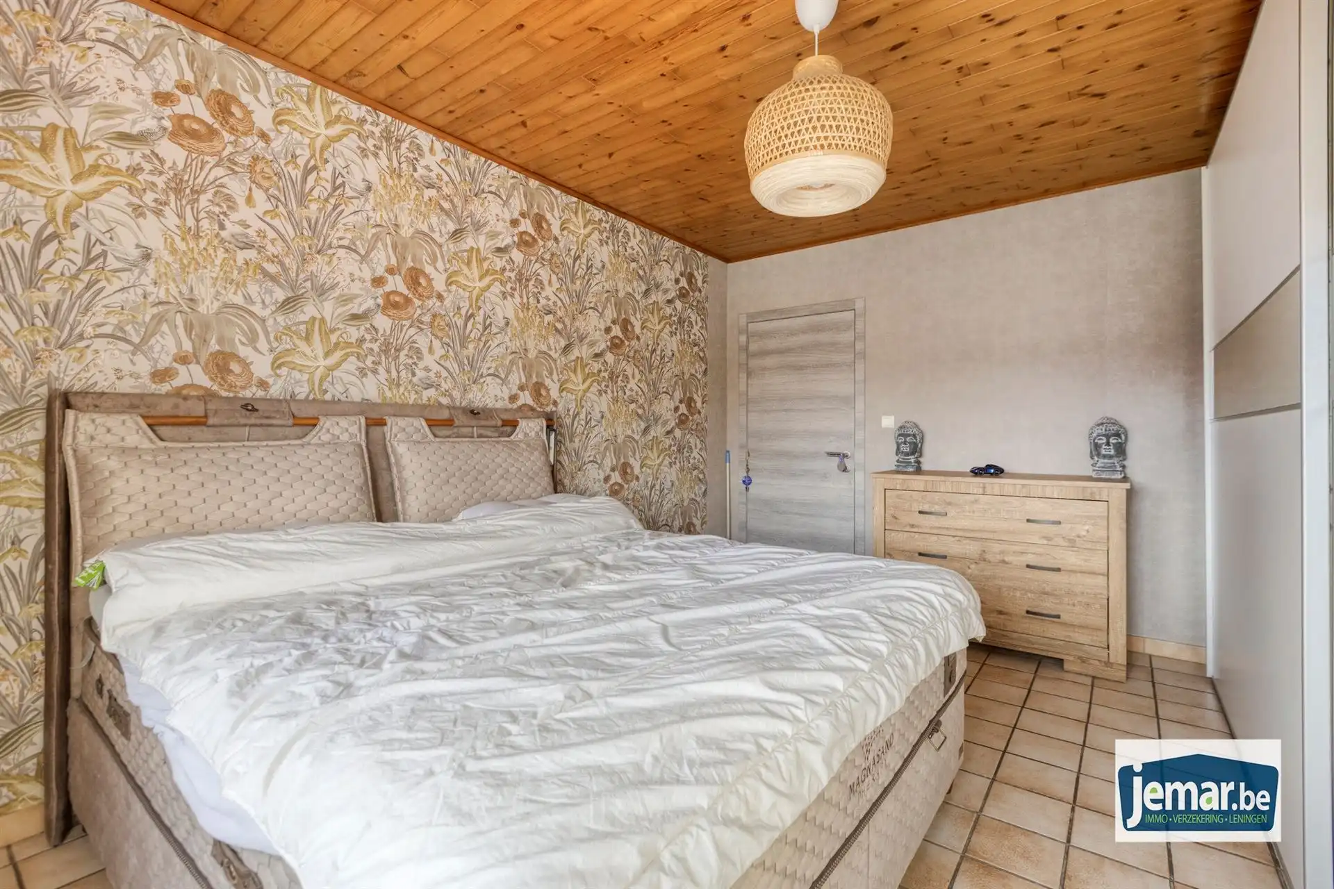 Vrijstaande bungalow woning met 3 slaapkamers en inpandige garage  foto 23