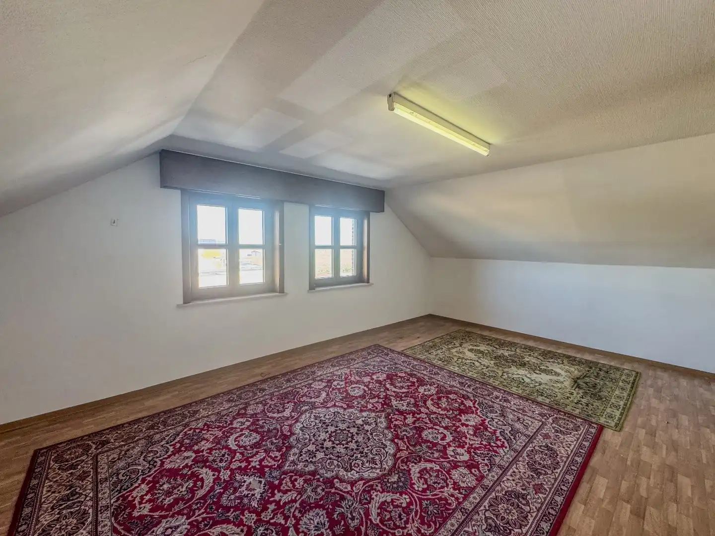 Ruime villa met 3 slaapkamers, ruime garage en tuin. foto 20