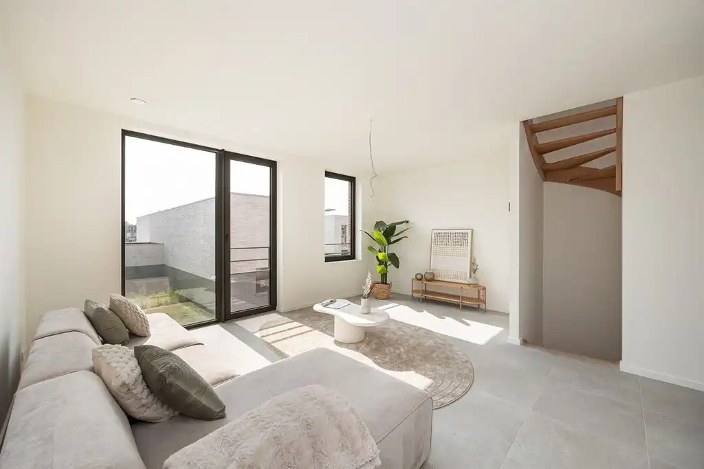 Nieuwbouwwoning onder registratie op toplocatie foto 14