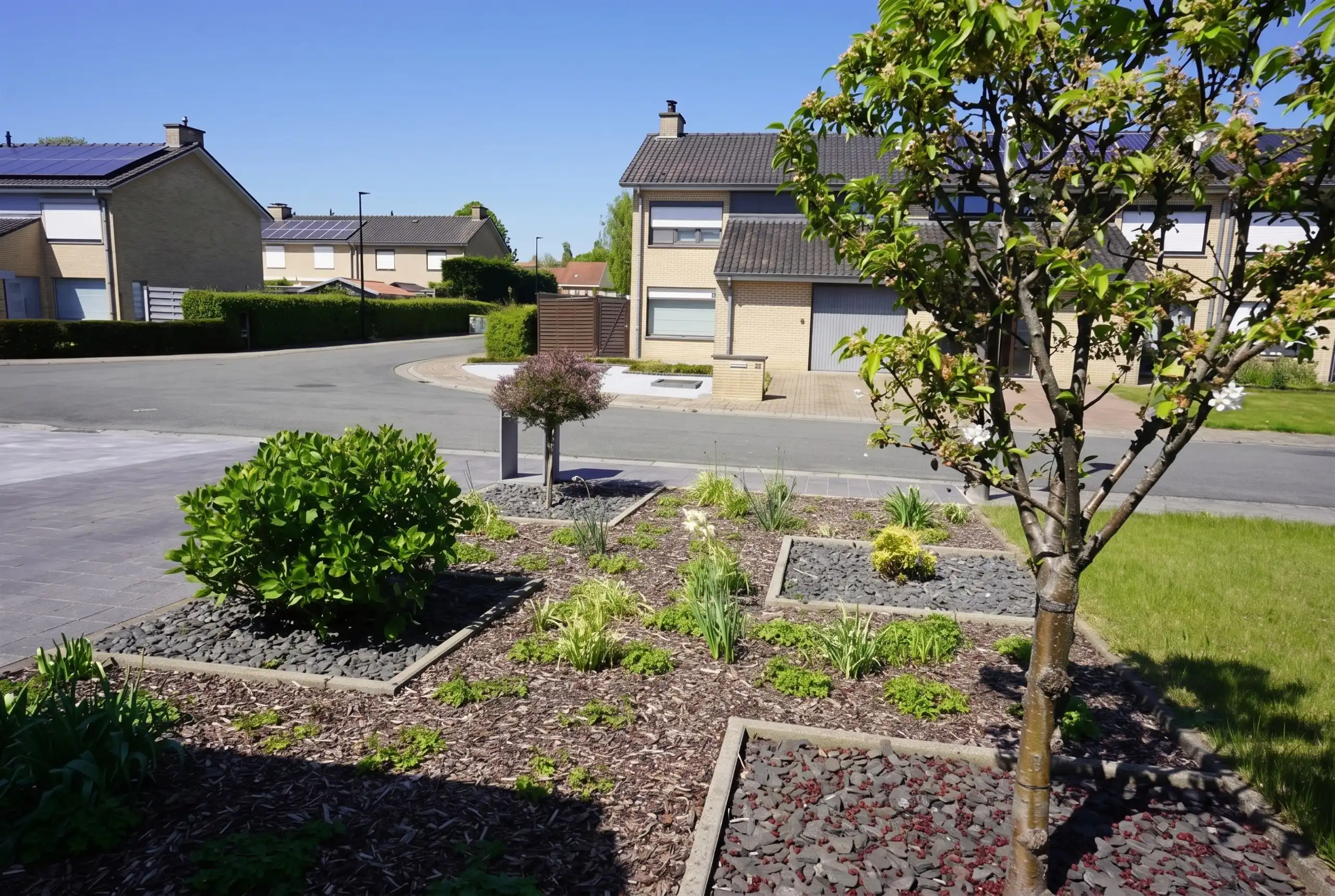 Blikvanger in z'n prijscategorie! Tip-top verzorgde woning! foto 2