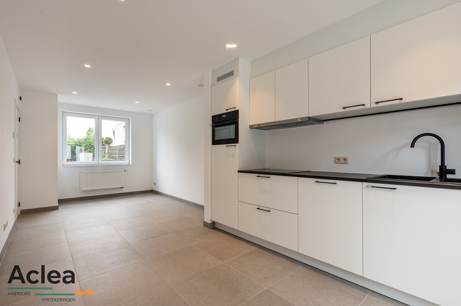 Volledig gerenoveerde woning met 2 slpks foto 18