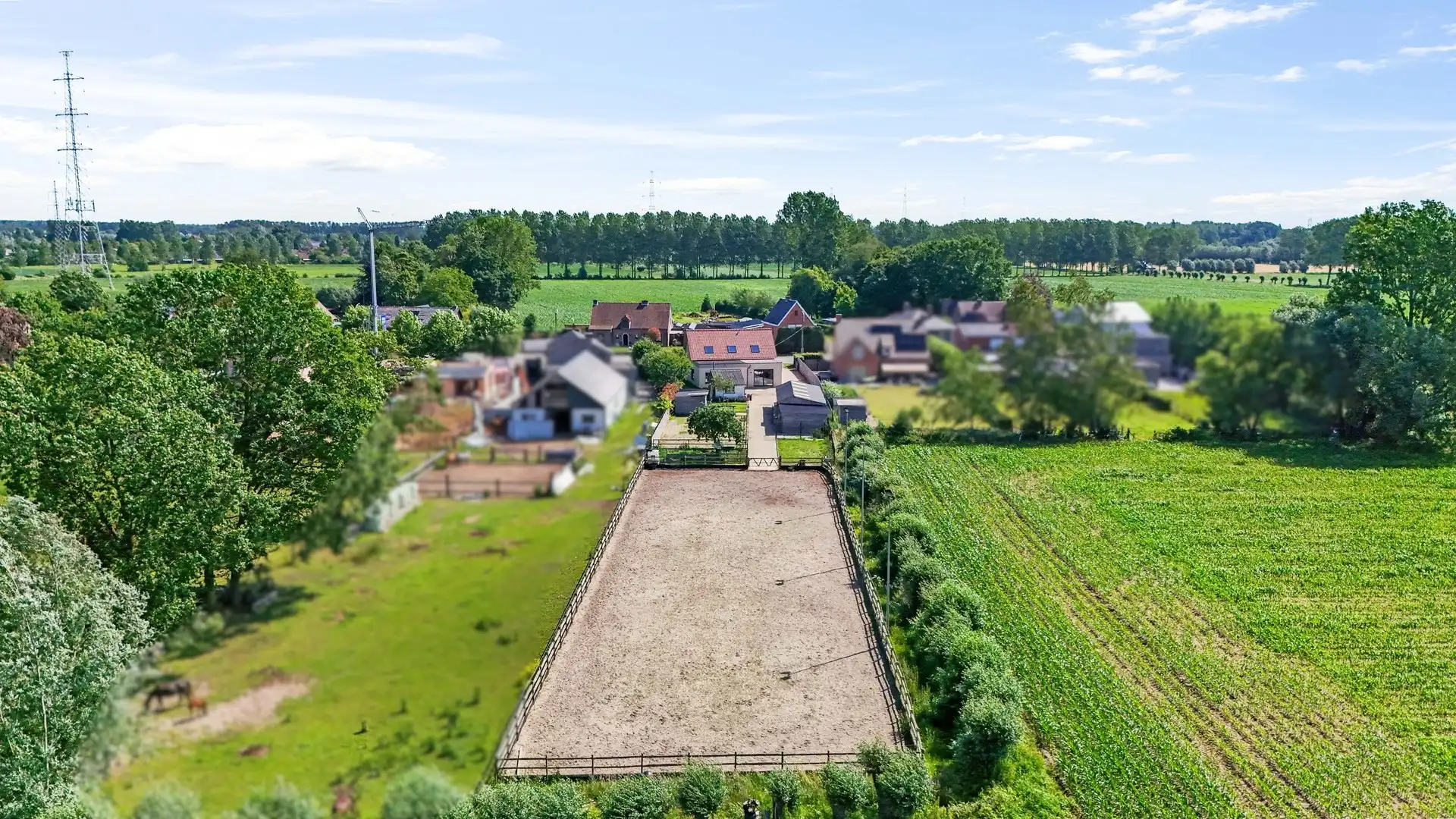 prachtige eigendom, met vergunde paardenstallen en weide. foto 26