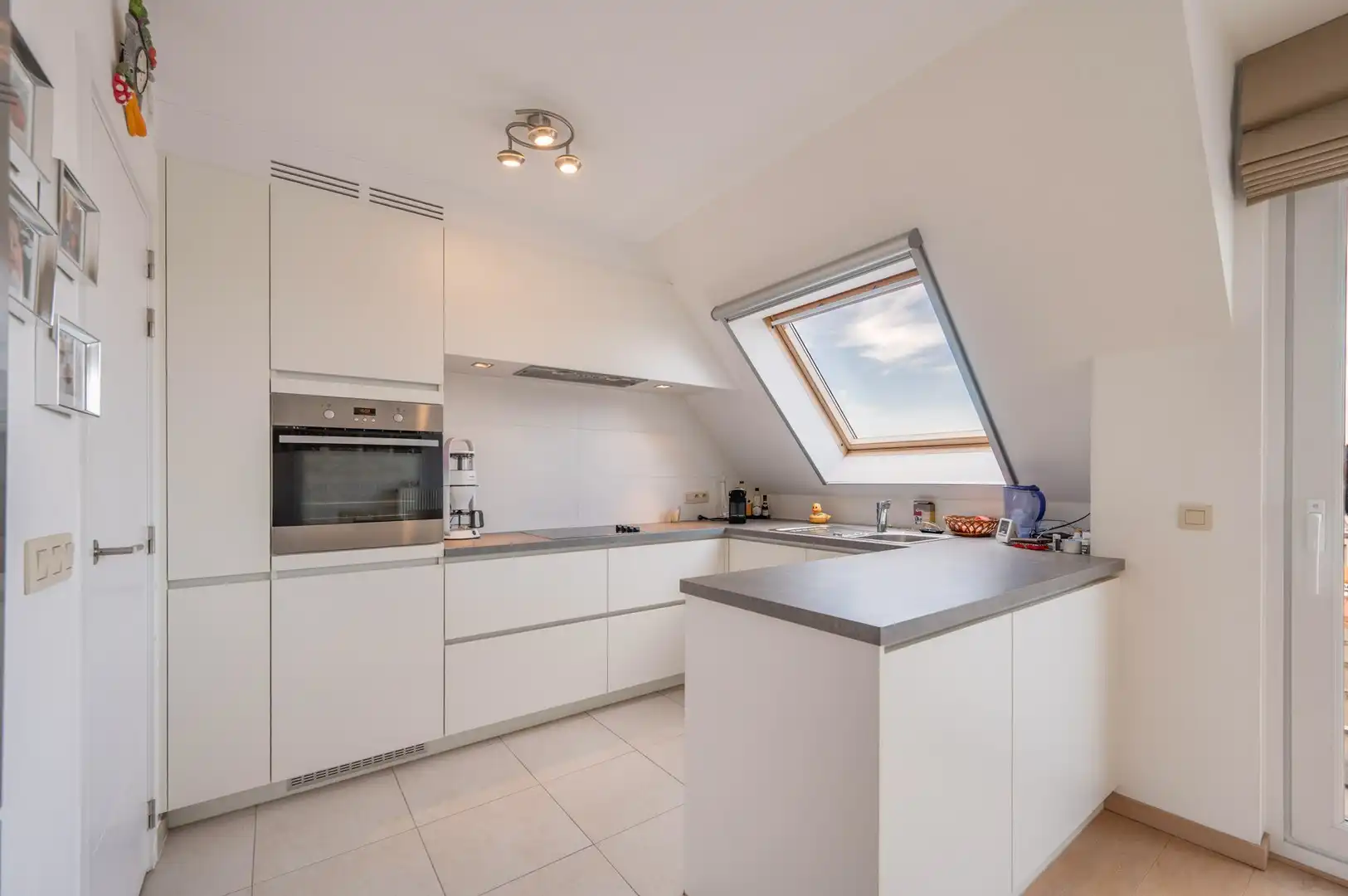 Zonnig duplex-appartement met 3 slaapkamers & mog. garagebox. foto 10