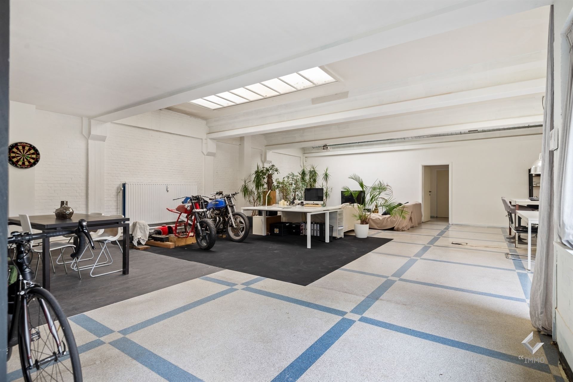 CASCO Loft van ca. 295m² + ruime garage + bureel! foto 3