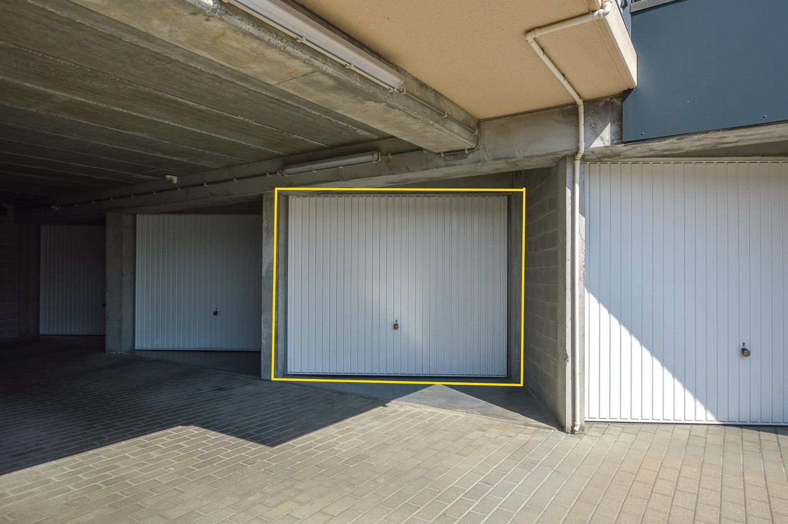 Ruim appartement met 3 slaapkamers en garagebox te huur centrum Veldegem foto 17