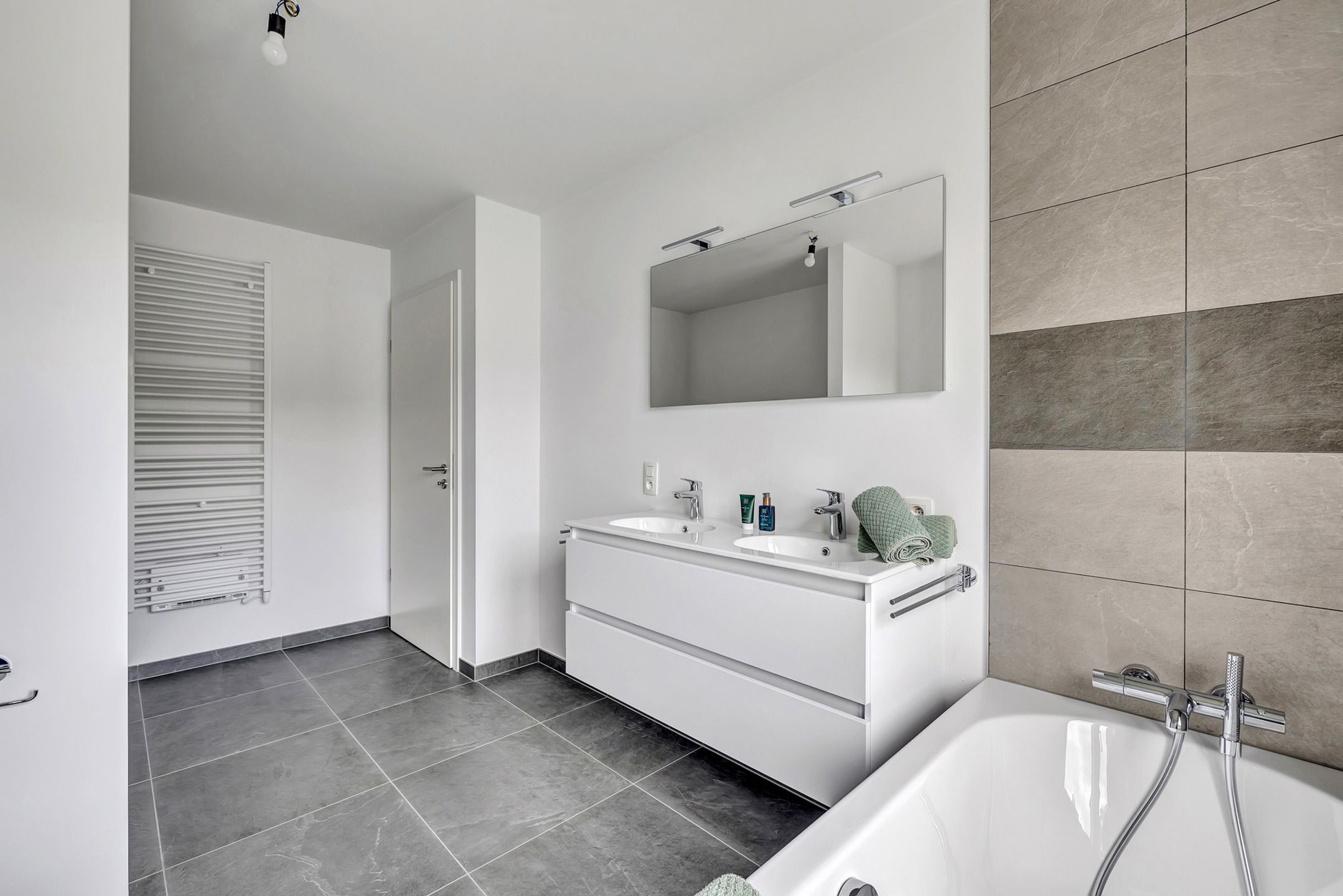 Nieuwbouwwoning met 4 slaapkamers en uitstekende verbinding foto 21