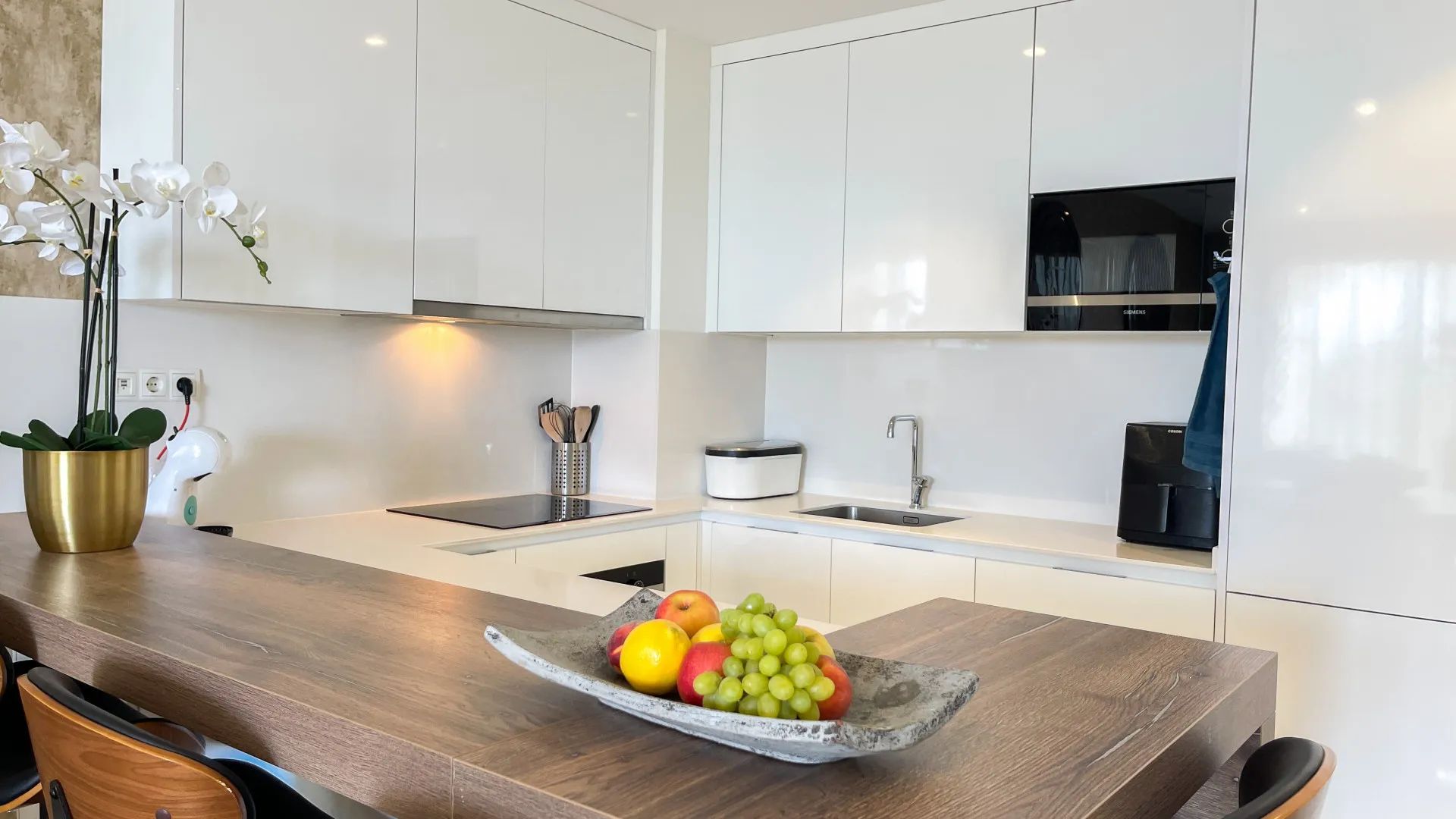 Luxe appartement te koop in een exclusieve urbanisatie nabij Estepona Golf foto 4