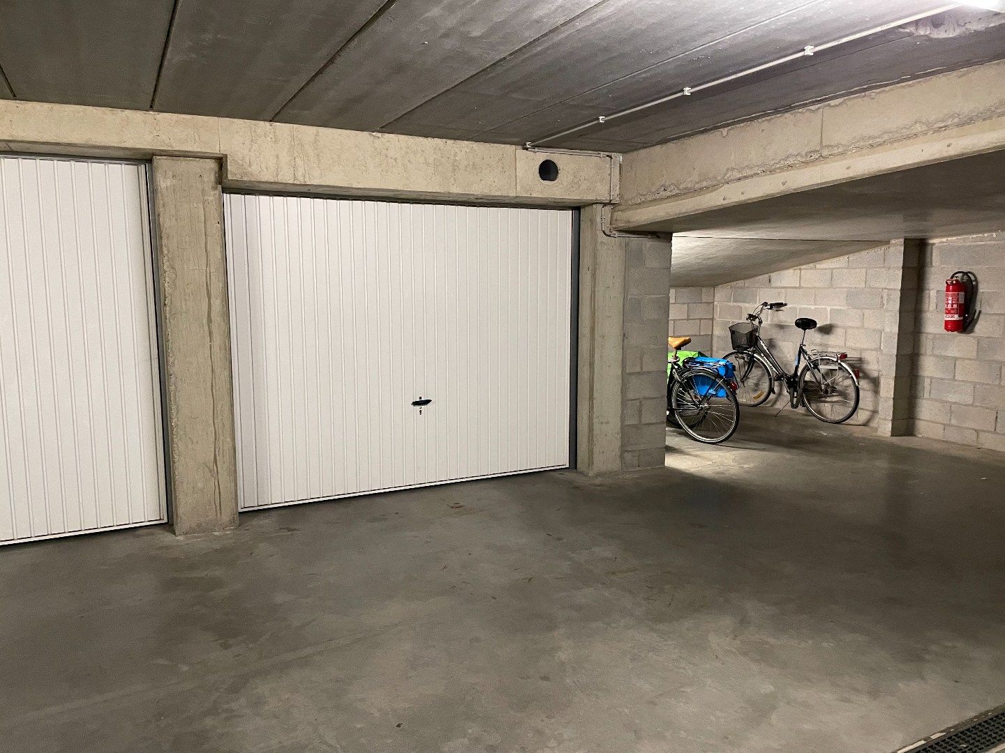 Riant 3 slpk-appartement met 2 terrassen en een garagebox foto 23