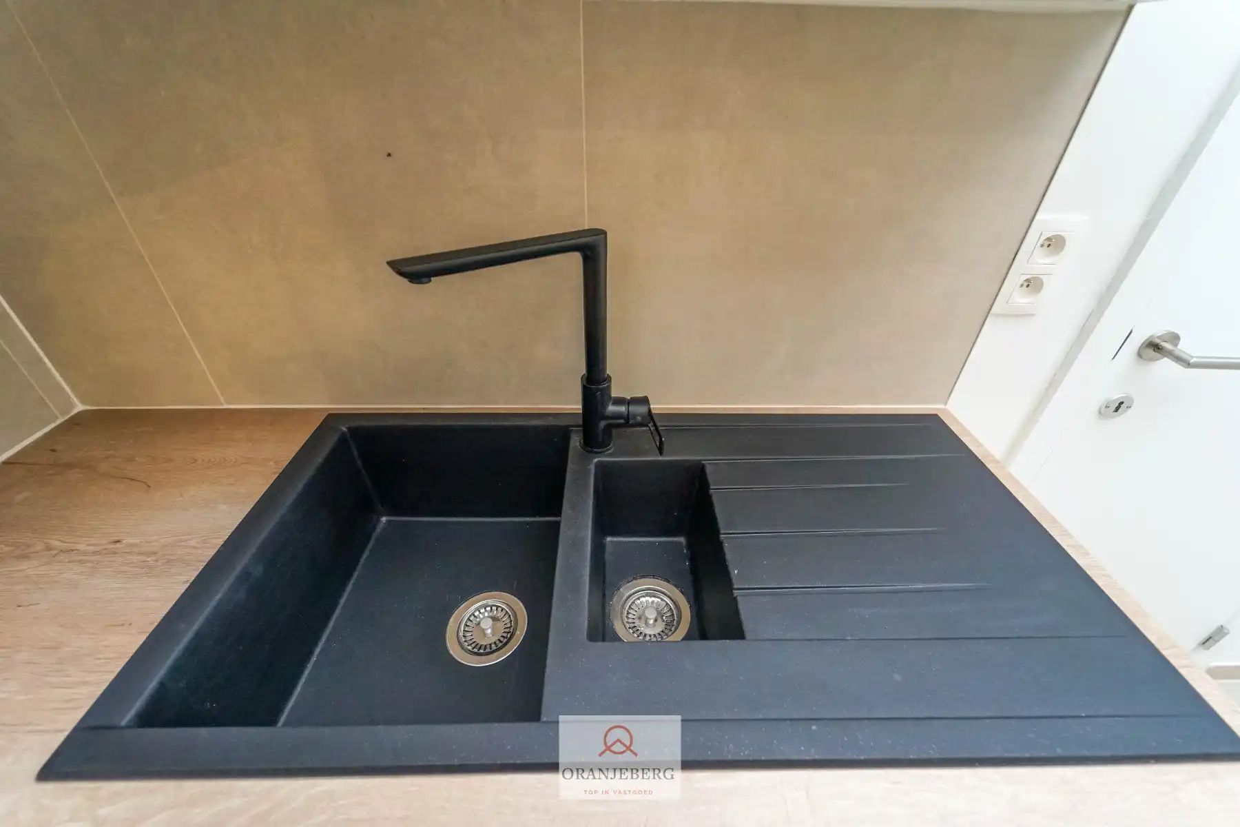 Gezellig instapklaar 2 slpk rijhuisje te koop op TOPligging nabij Gent foto 10