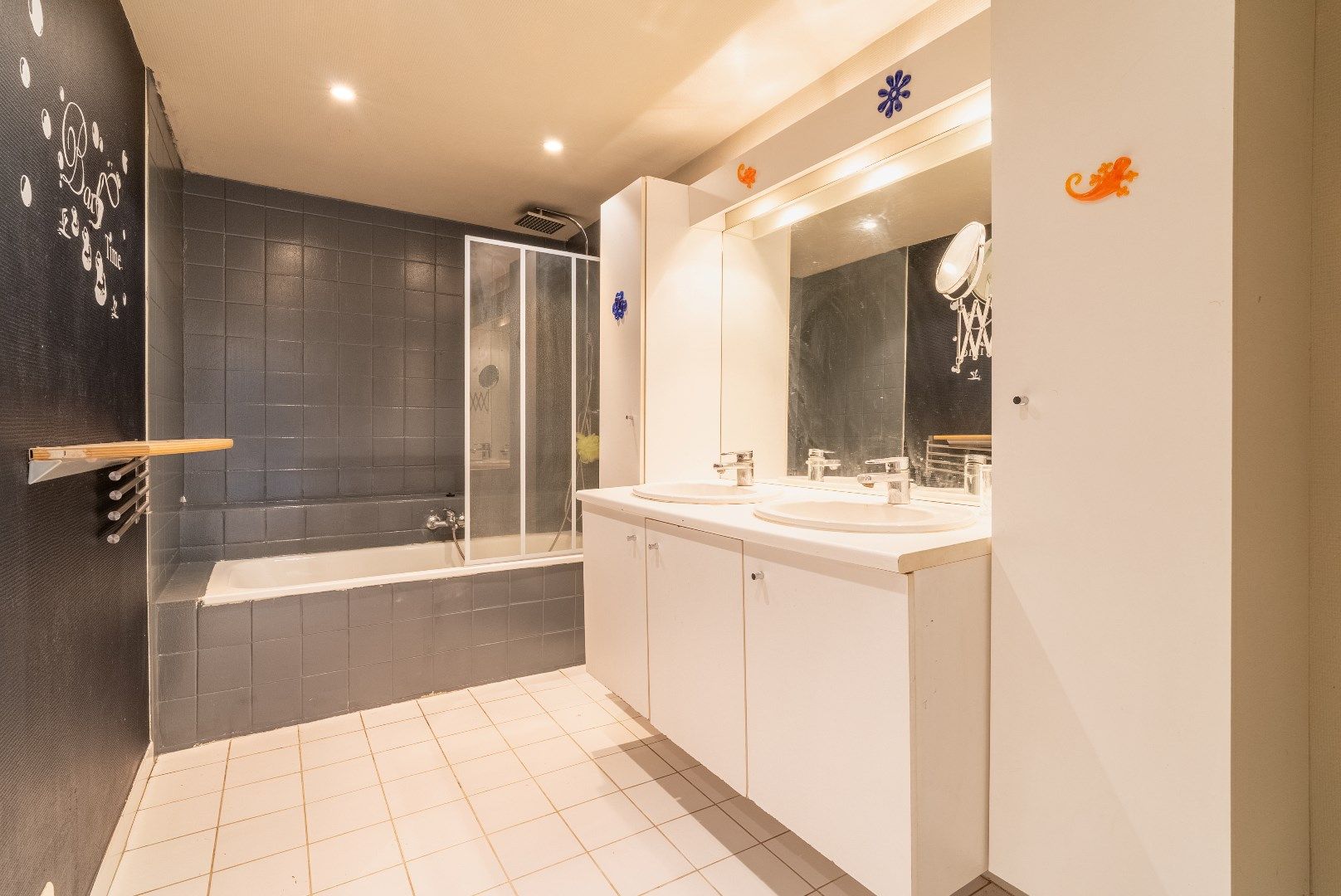 Ruime hoekwoning met tuin en garage foto 6
