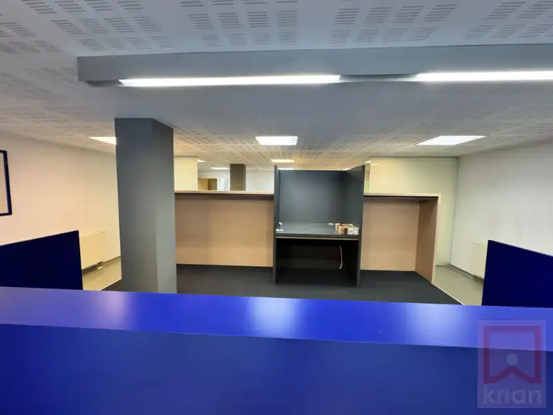 Instapklaar gelijkvloers kantoor (±100m²) te koop in het centrum van Geel! foto 3