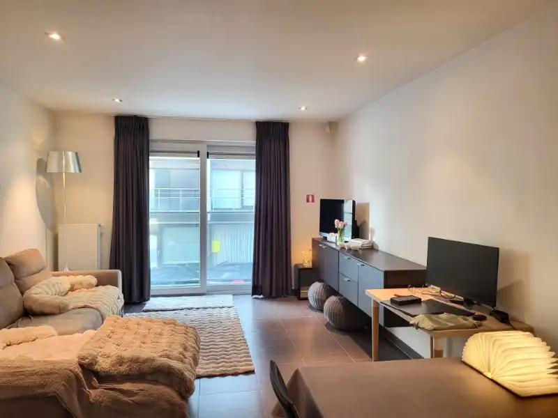 Recent 2-slaapkamer appartement met zijdelings zeezicht foto 2