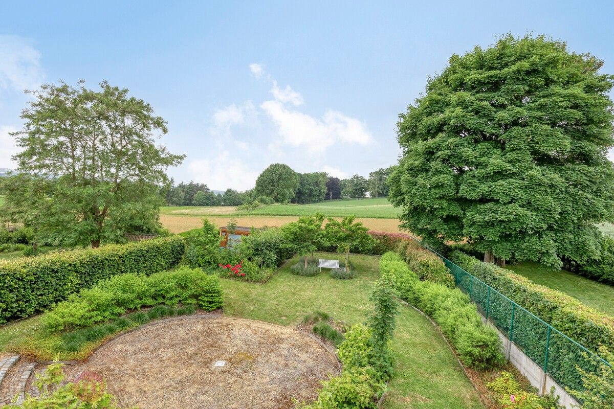 Prachtige villa (open bebouwing) met adembenemend uitzicht in rustige omgeving met 5 slaapkamers. foto 2