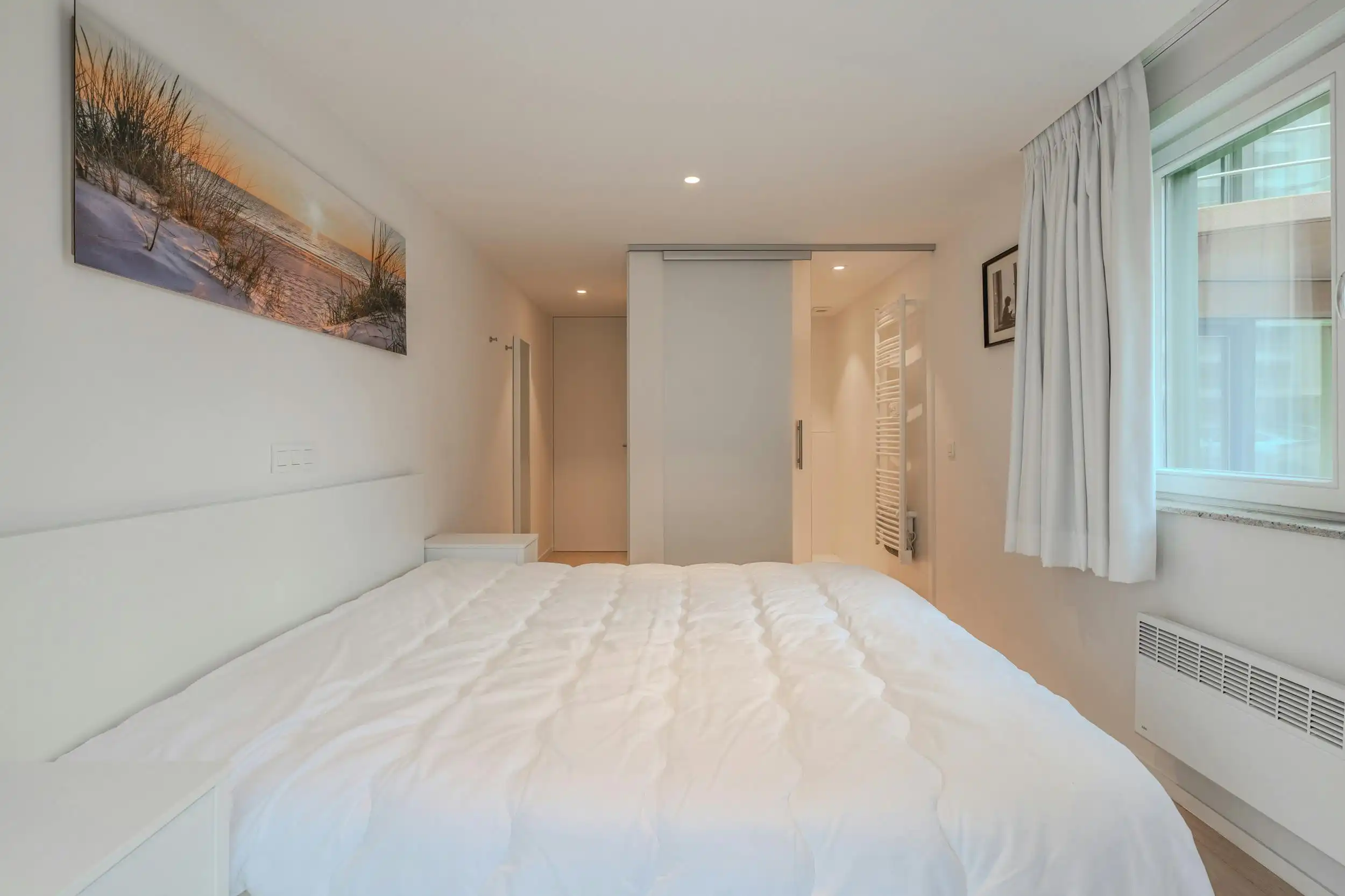 Uitzonderlijk ruim appartement met drie slaapkamers foto 7