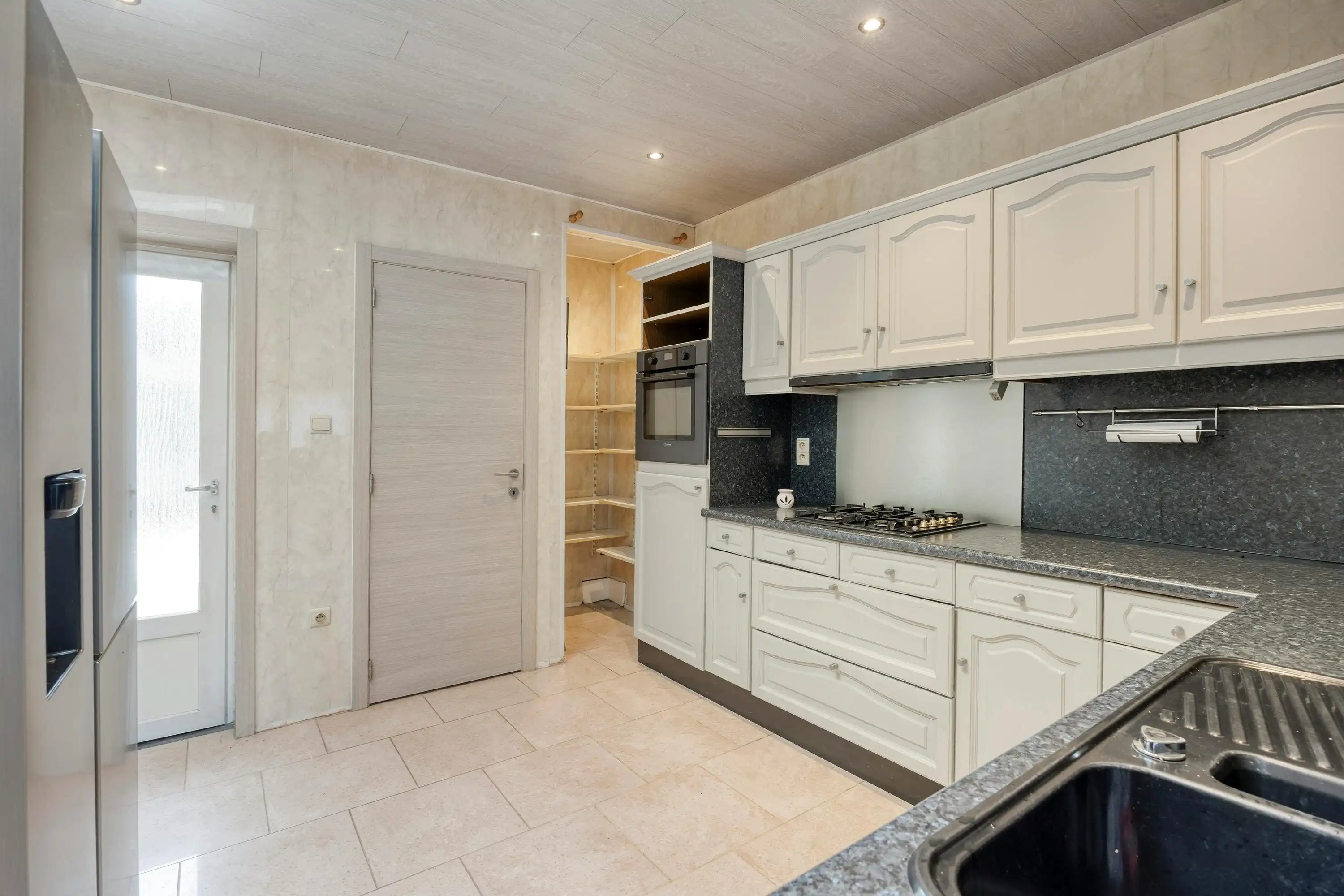 Ruim huis met 3 slaapkamers, tuin en garage in Deurne! foto 8