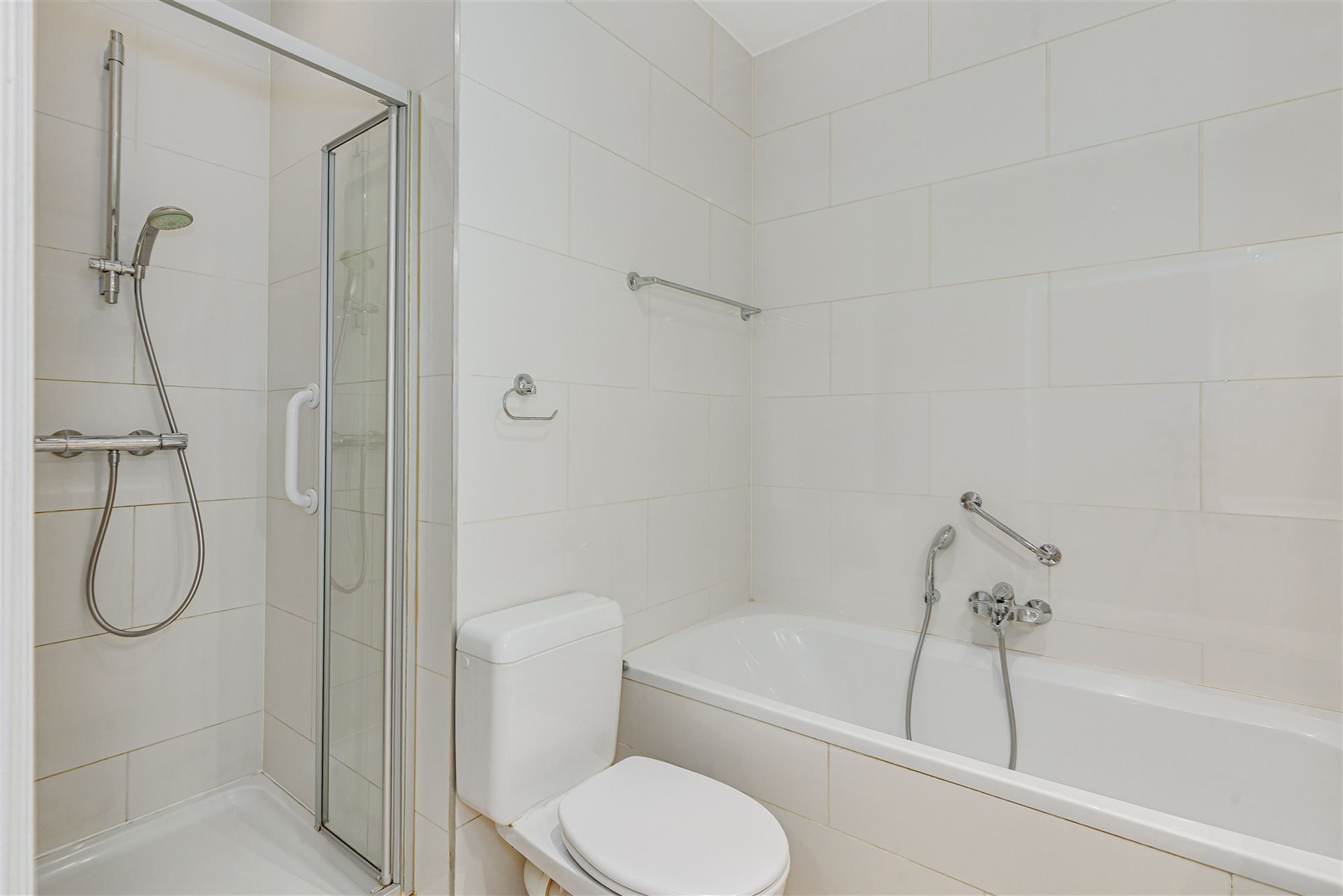 Gerenoveerd opbrengsteigendom met twee appartementen te koop foto 15