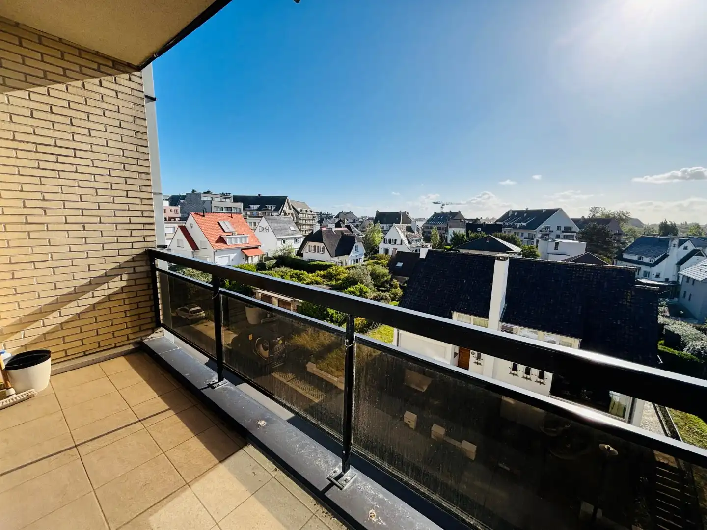 Volwaardig ruim appartement met dubbele garage op voetstap van de zeelijn foto 8