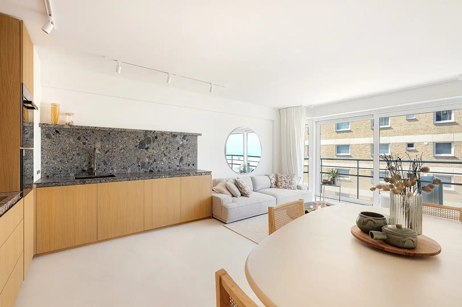 Prachtig zonnig gerenoveerd appartement met zeezicht. foto 11