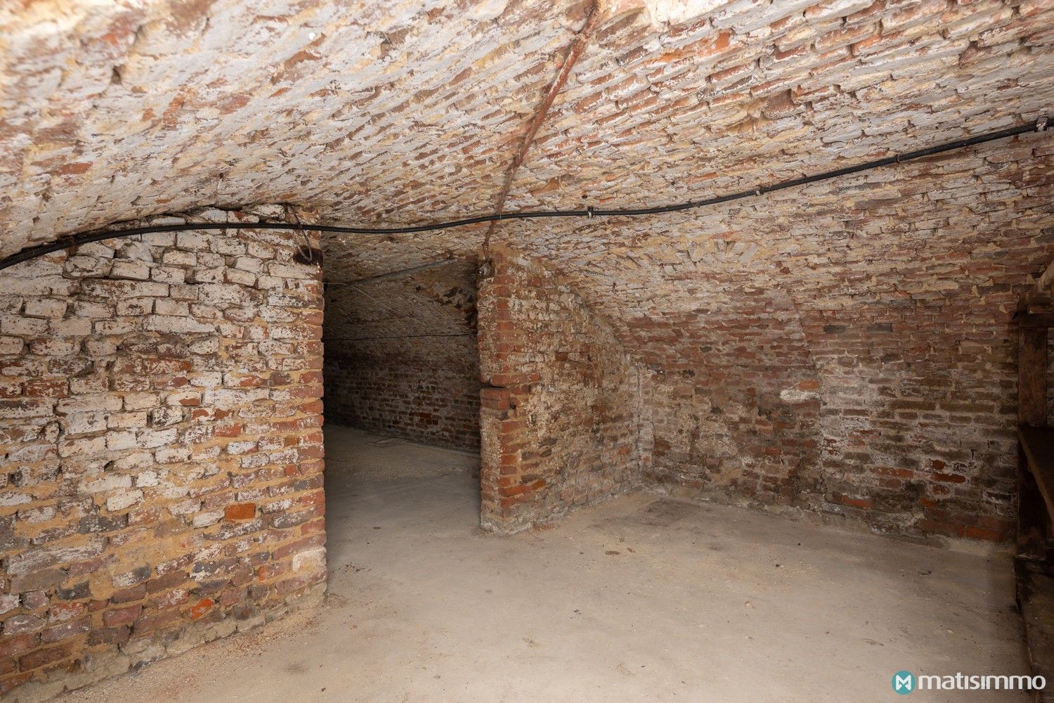 CHARMANTE EENGEZINSWONING MET POORTGEBOUW EN VEEL OPSLAGRUIMTE IN LANDELIJKE OMGEVING VAN HEES (BILZEN) foto 24