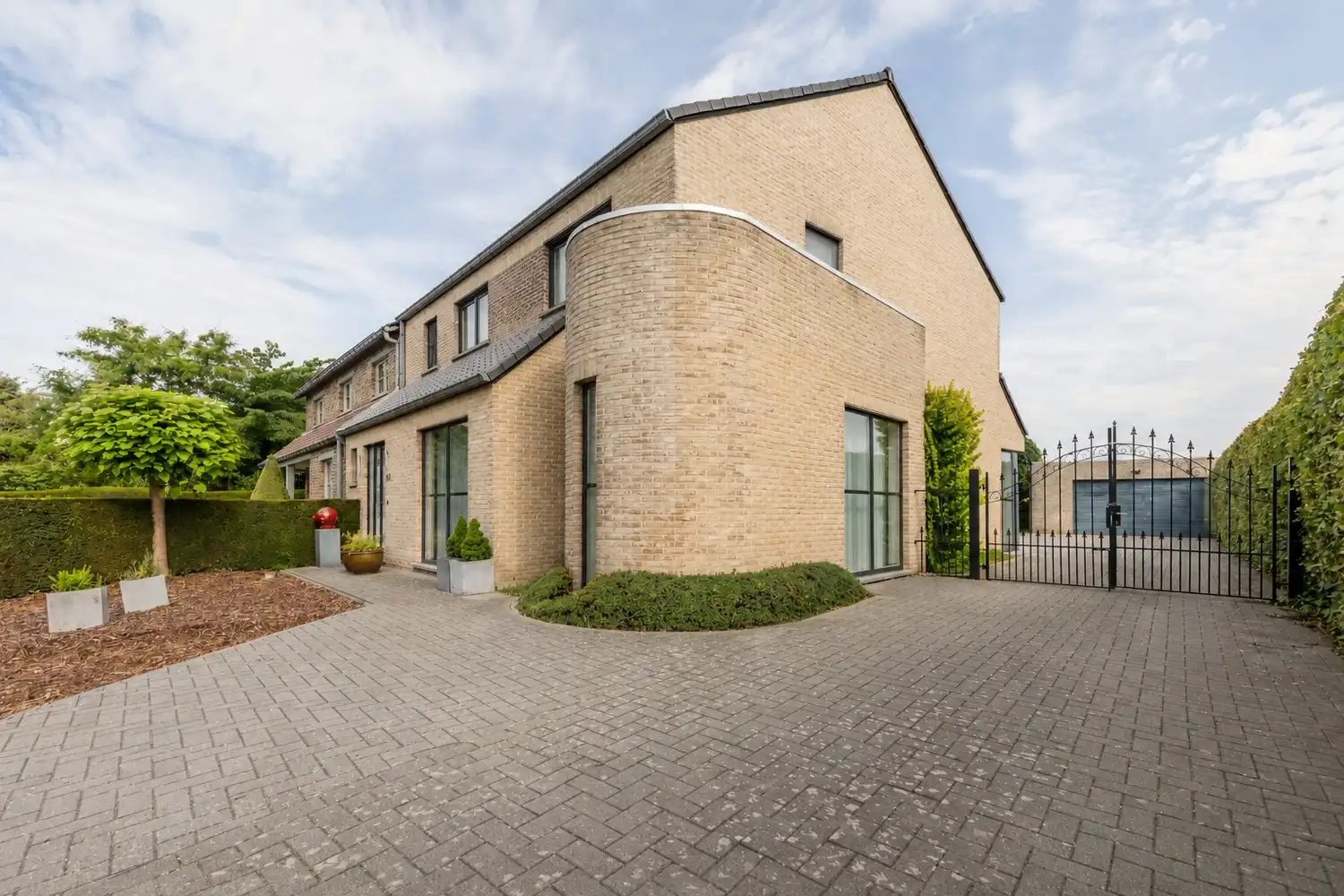 Ruime woning met drie slaapkamers, garage en prachtig landelijk uitzicht in Veldwezelt (Lanaken) foto 32