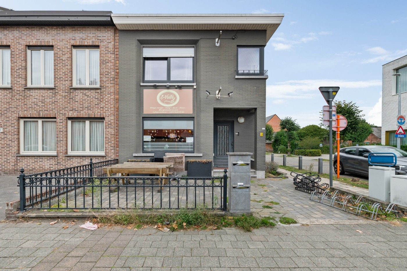 Centraal gelegen opbrengsteigendom met handelsgelijkvloers en app. op de 1e verd. foto 32