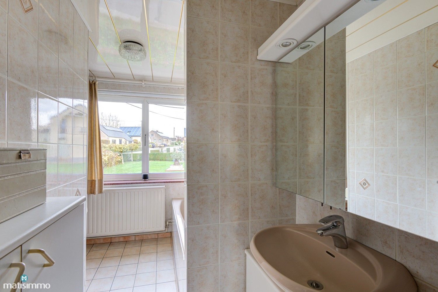 GEZINSWONING MET 3 SLAAPKAMERS, RUIME INPANDIGE GARAGE EN GROTE TUIN TE HOESELT foto 23