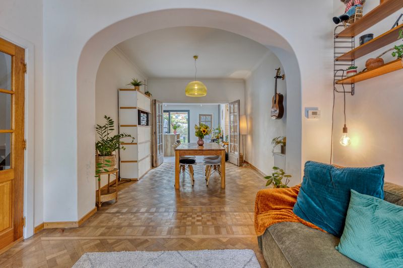 Zonnige authentieke woning met tuintje en topligging! foto 5