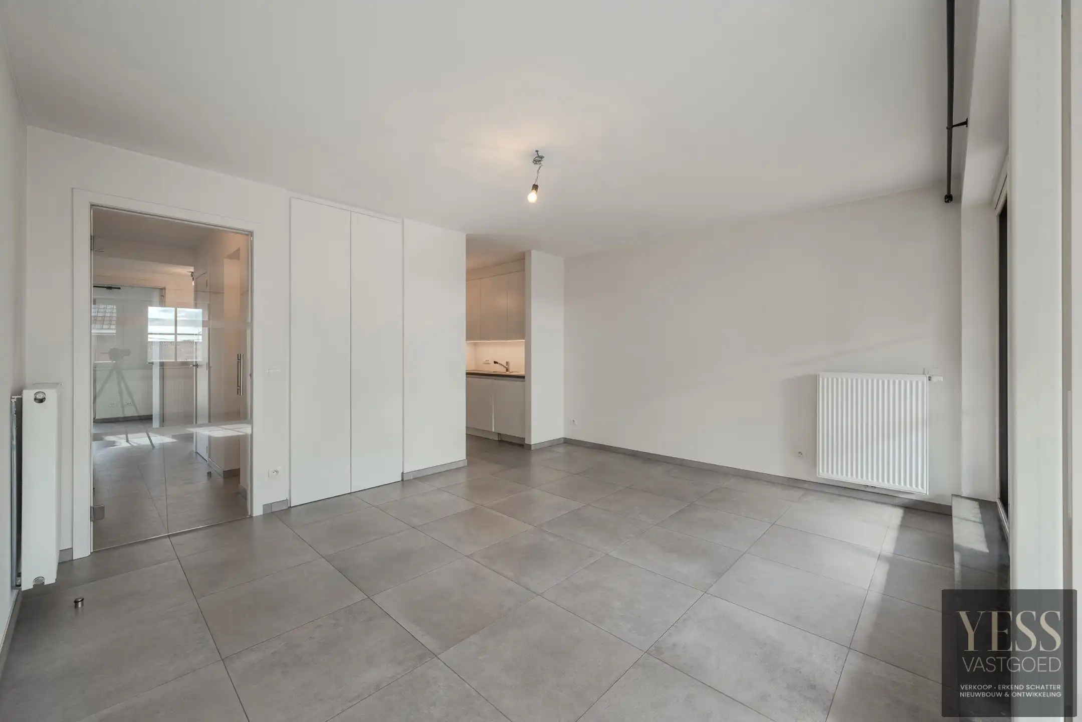 Zo goed als nieuw appartement + terras + garage! foto 13