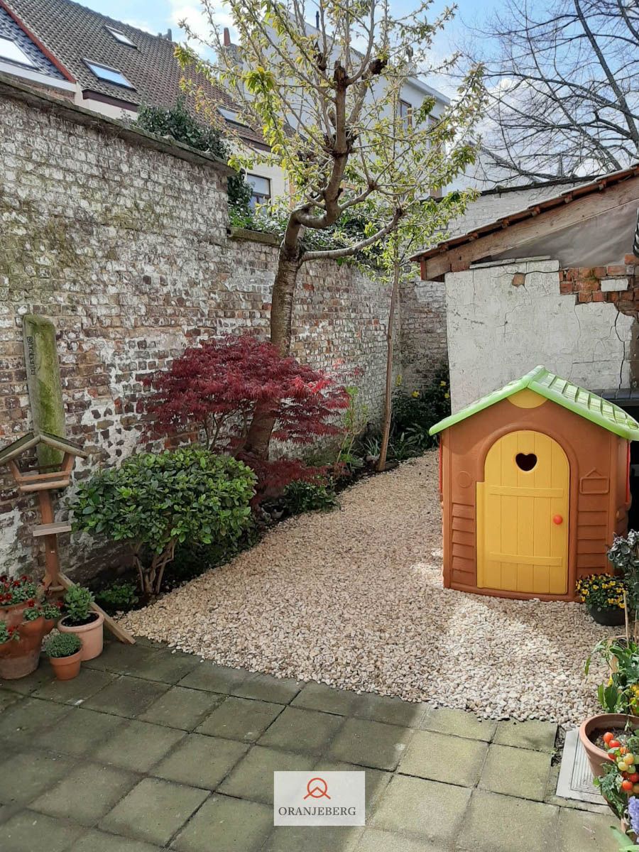 Ruime burgerwoning met stadstuint te Sint-Amandsberg foto 2