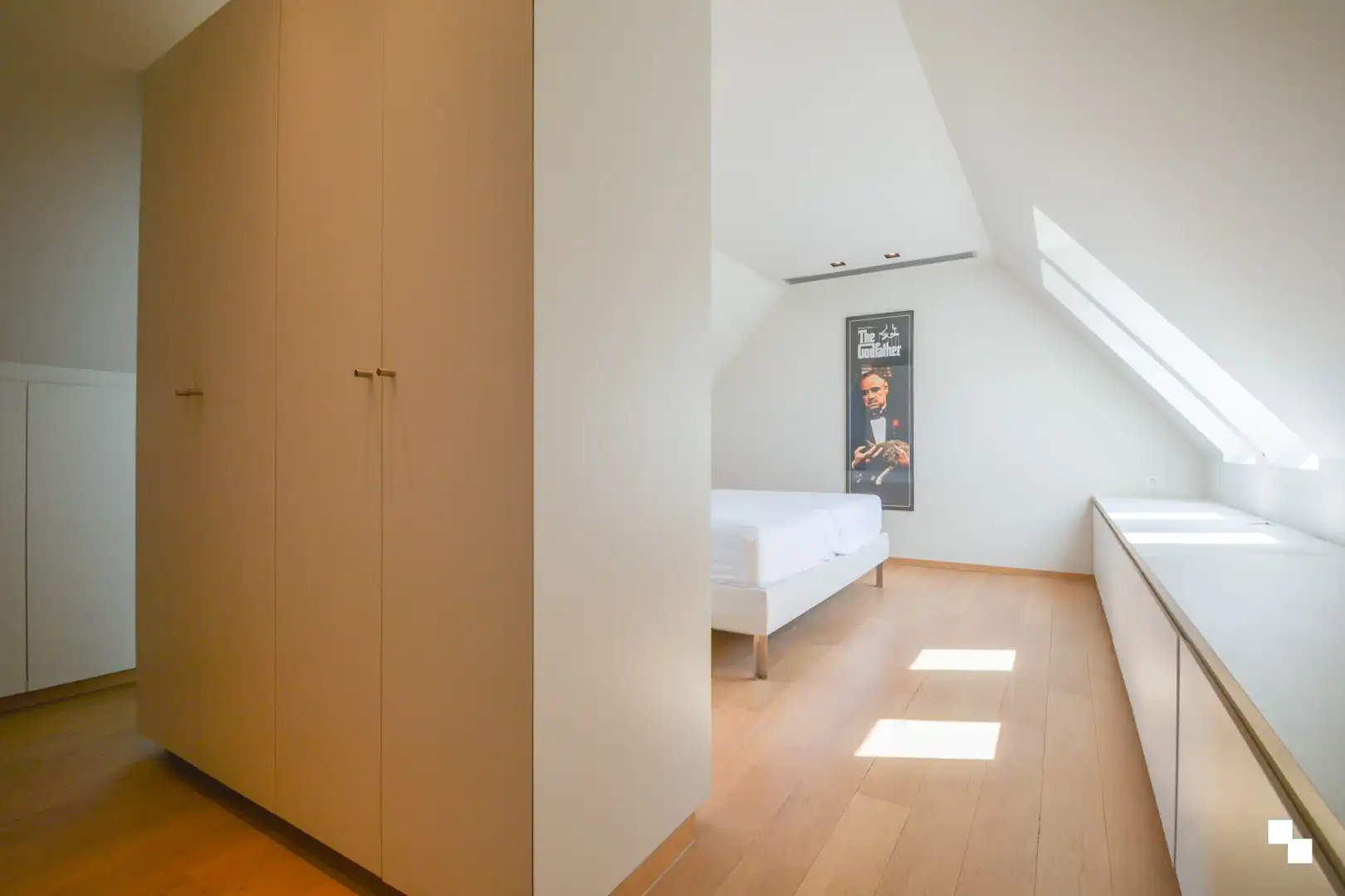 UItzonderlijk ruim appartement aan het water te Roeselare! foto 24