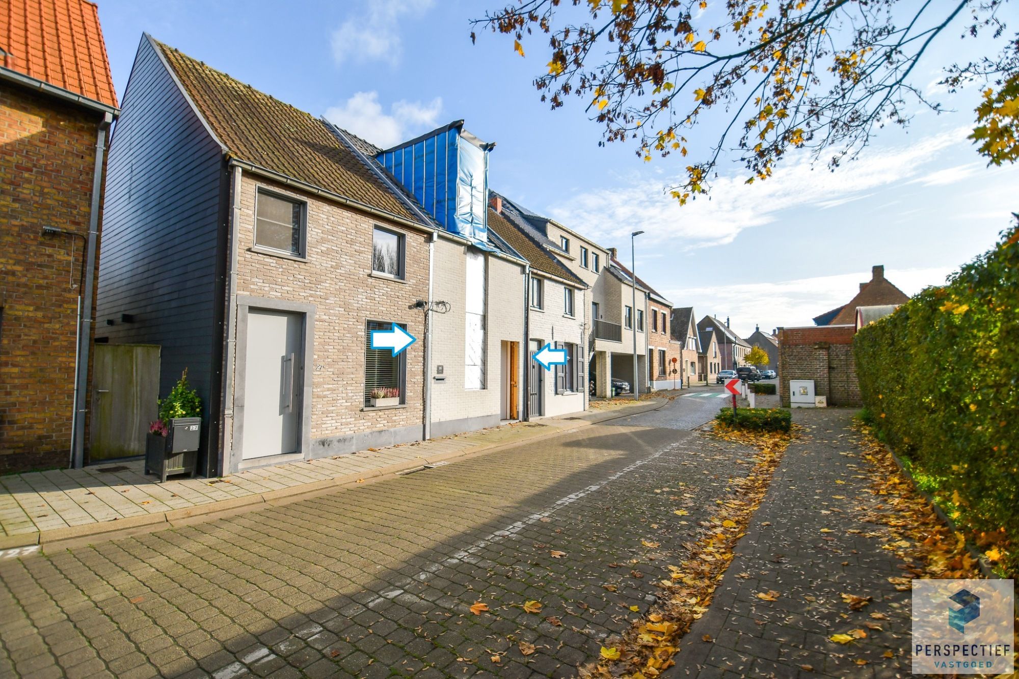 Recent (2024) gerenoveerde lichtrijke woning met tuin en uitweg foto {{pictureIndex}}