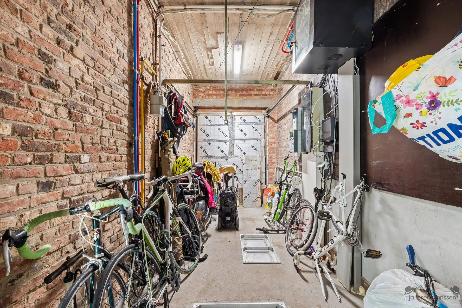Woning met 3 (mog. 5) slaapkamers op centrale ligging foto 8