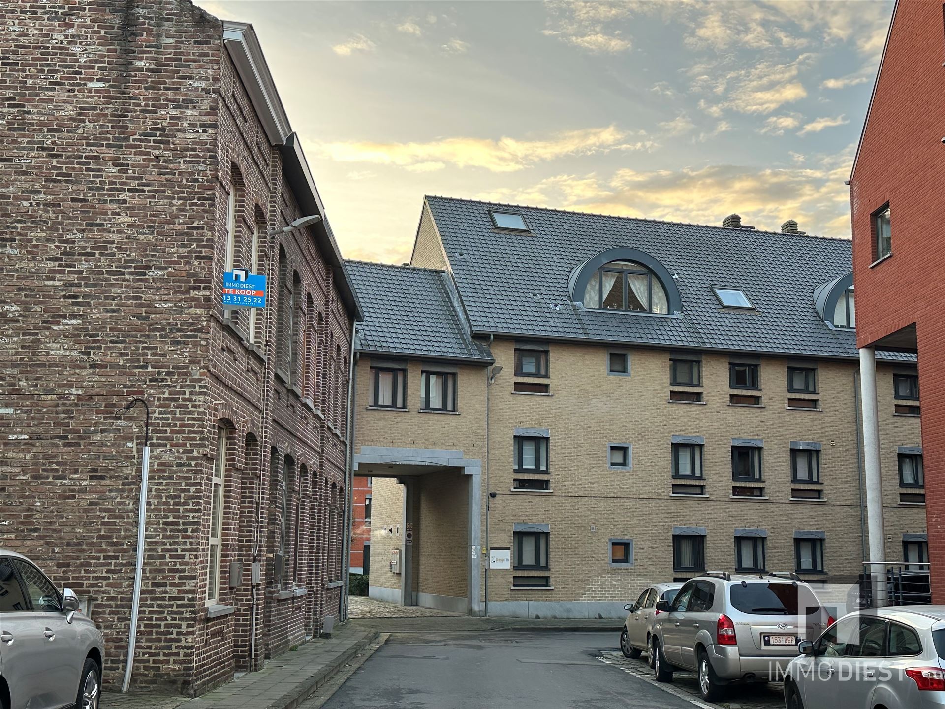 Gerenoveerde woning in het centrum met 2 slaapkamers en koertje foto 2