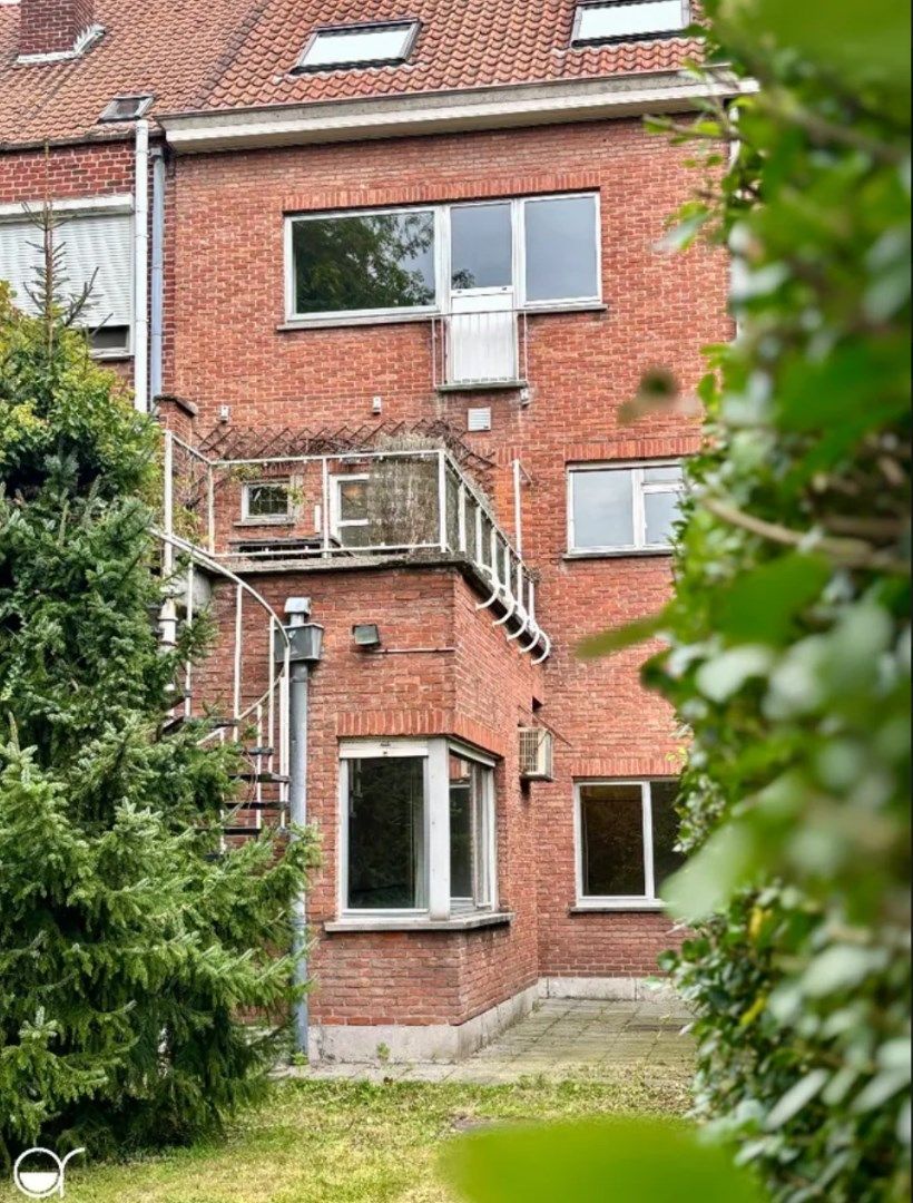 Huis met 5 slaapkamers en 5 badkamers of praktijkruimte vlakbij het station foto 10