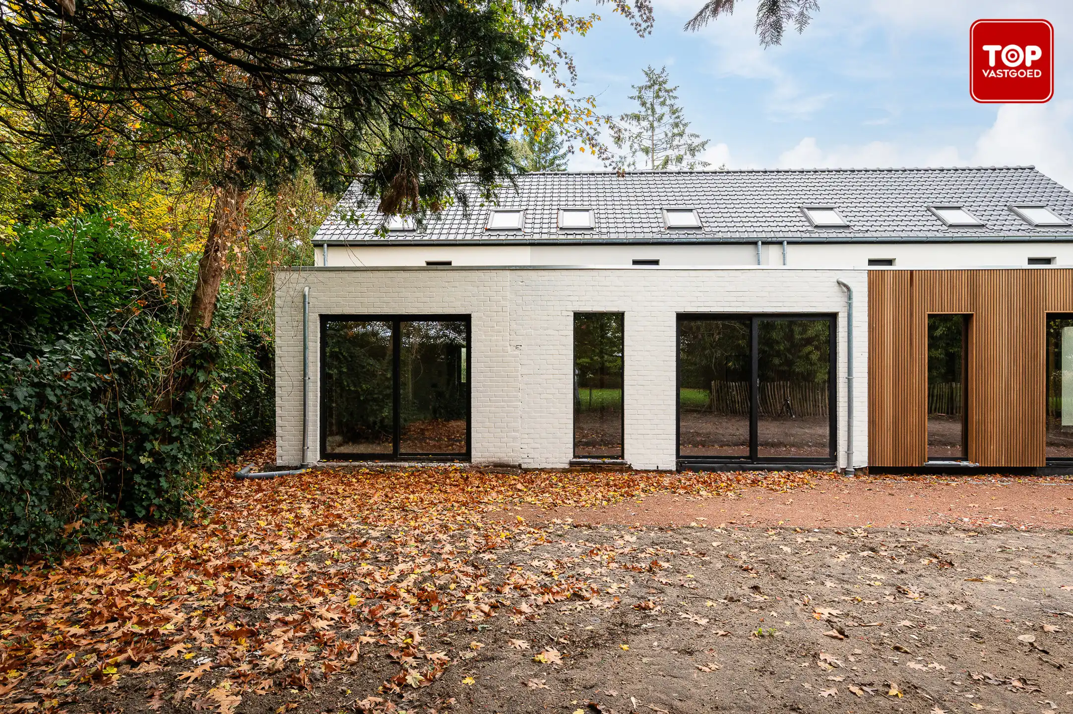 Halfopen bebouwing op een rustige locatie foto 5