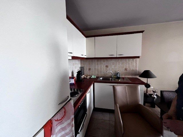Ongemeubeld appartement met 1 slaapkamer, vlak aan zee foto 5